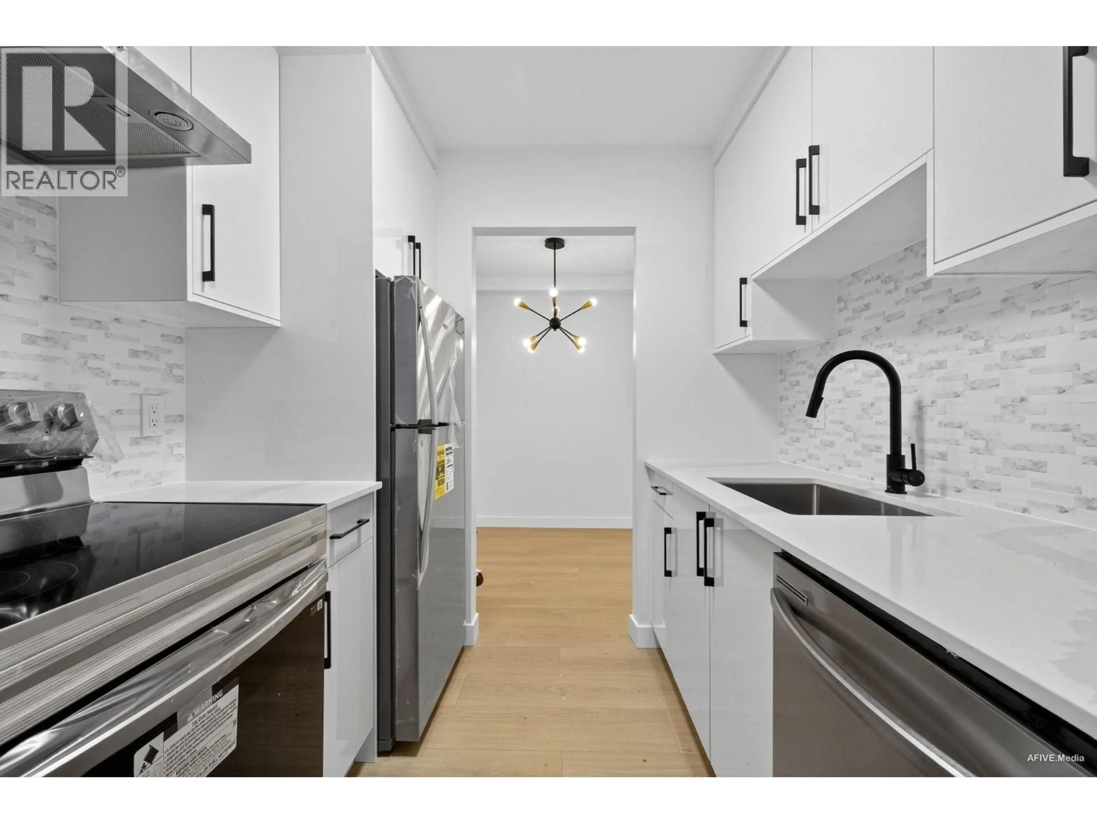 Standard kitchen, ceramic/tile floor for 121 - 8511 ACKROYD ROAD, Richmond British Columbia V6X3E7