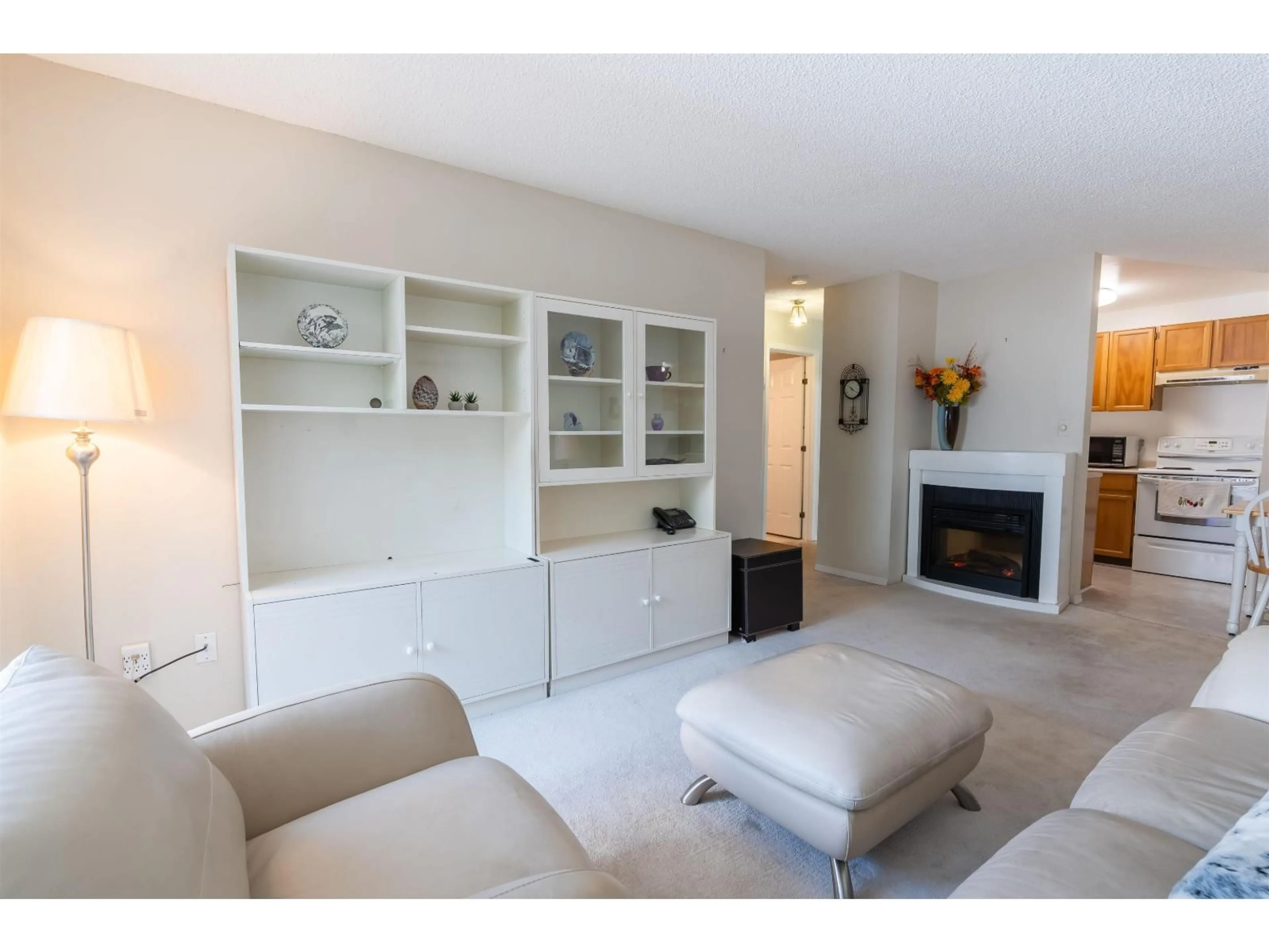 Living room with furniture, unknown for 110 - 32950 AMICUS, Abbotsford British Columbia V2S6G9