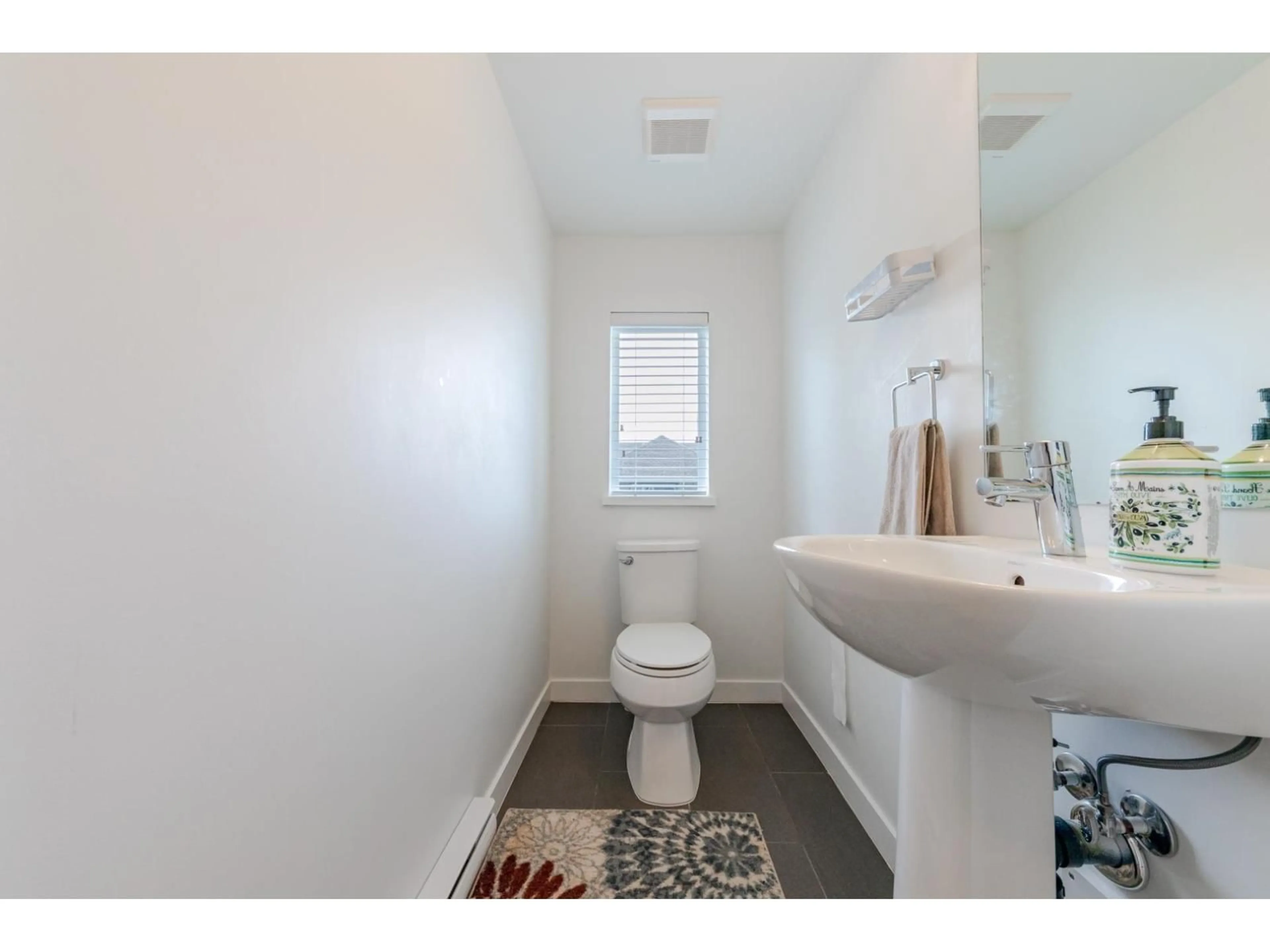 Standard bathroom, ceramic/tile floor for 28 - 16337 15, Surrey British Columbia V4A0C3