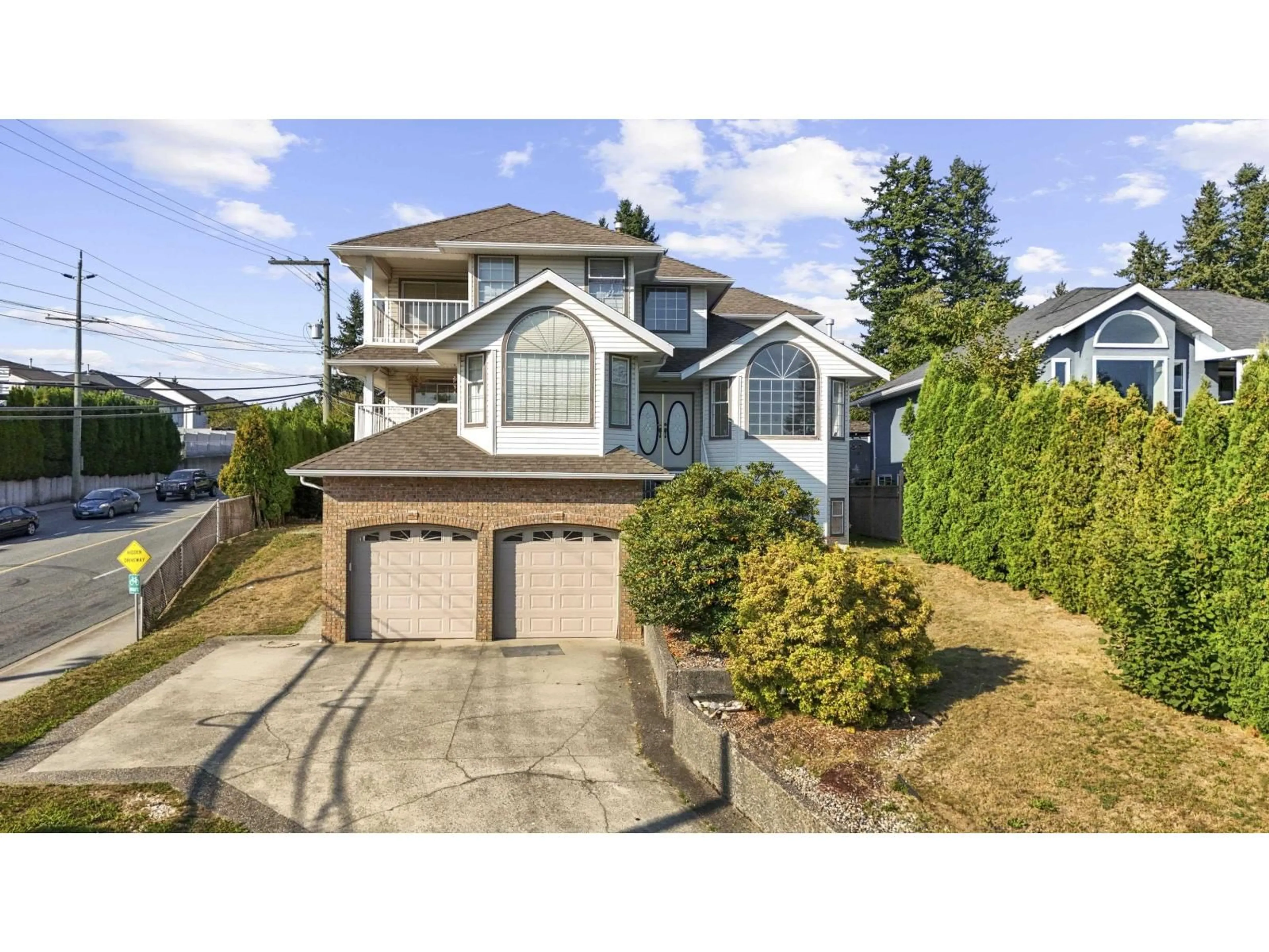 Home with vinyl exterior material, street for 32811 BEST, Mission British Columbia V2V2S7