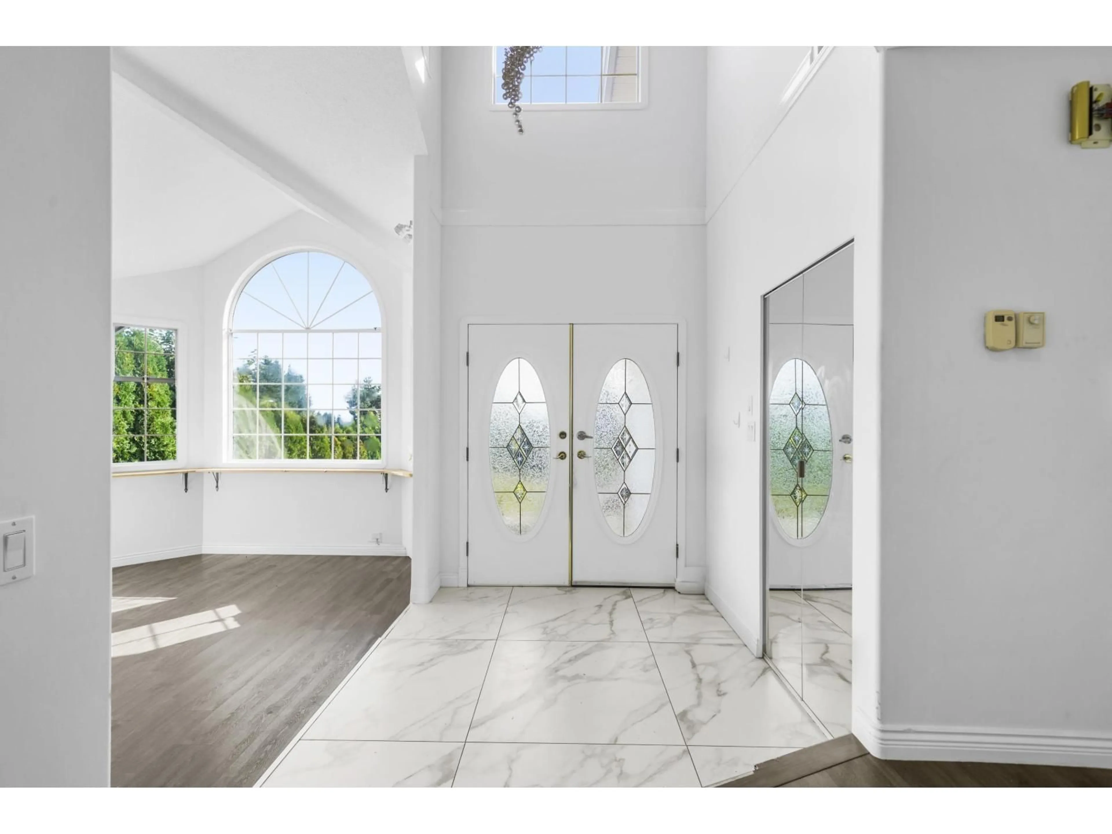 Indoor foyer for 32811 BEST, Mission British Columbia V2V2S7
