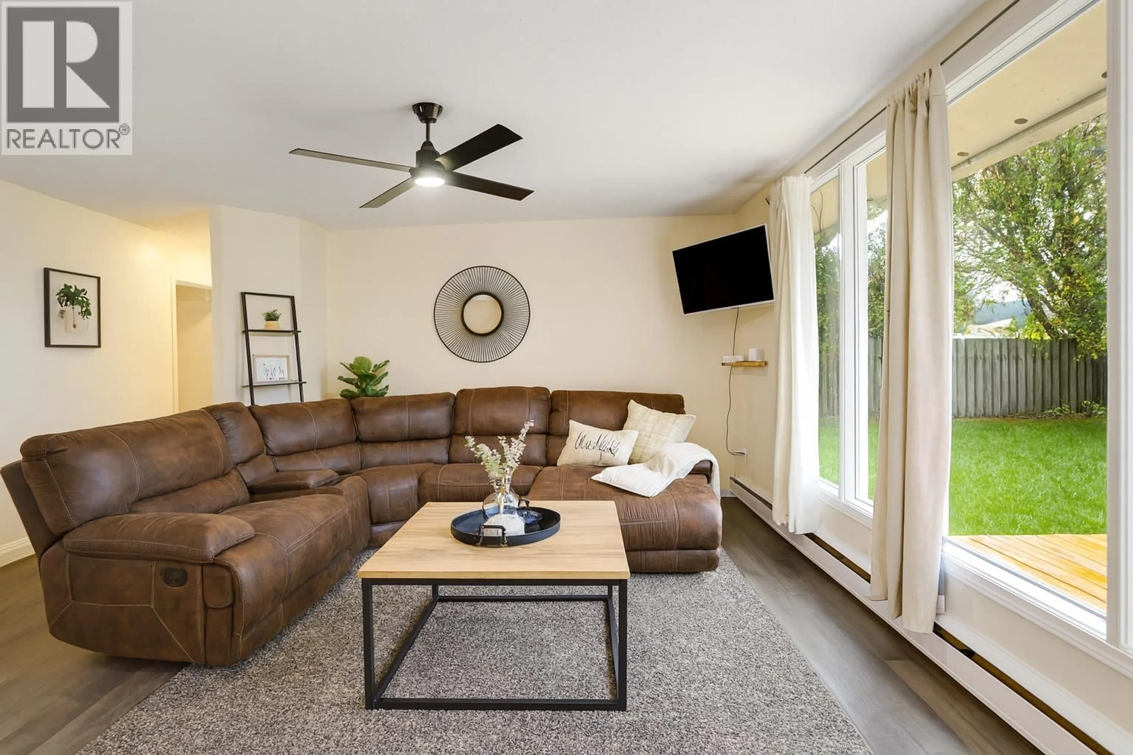 Living room with furniture, unknown for 25 SAGUENAY STREET, Kitimat British Columbia V8C1W7