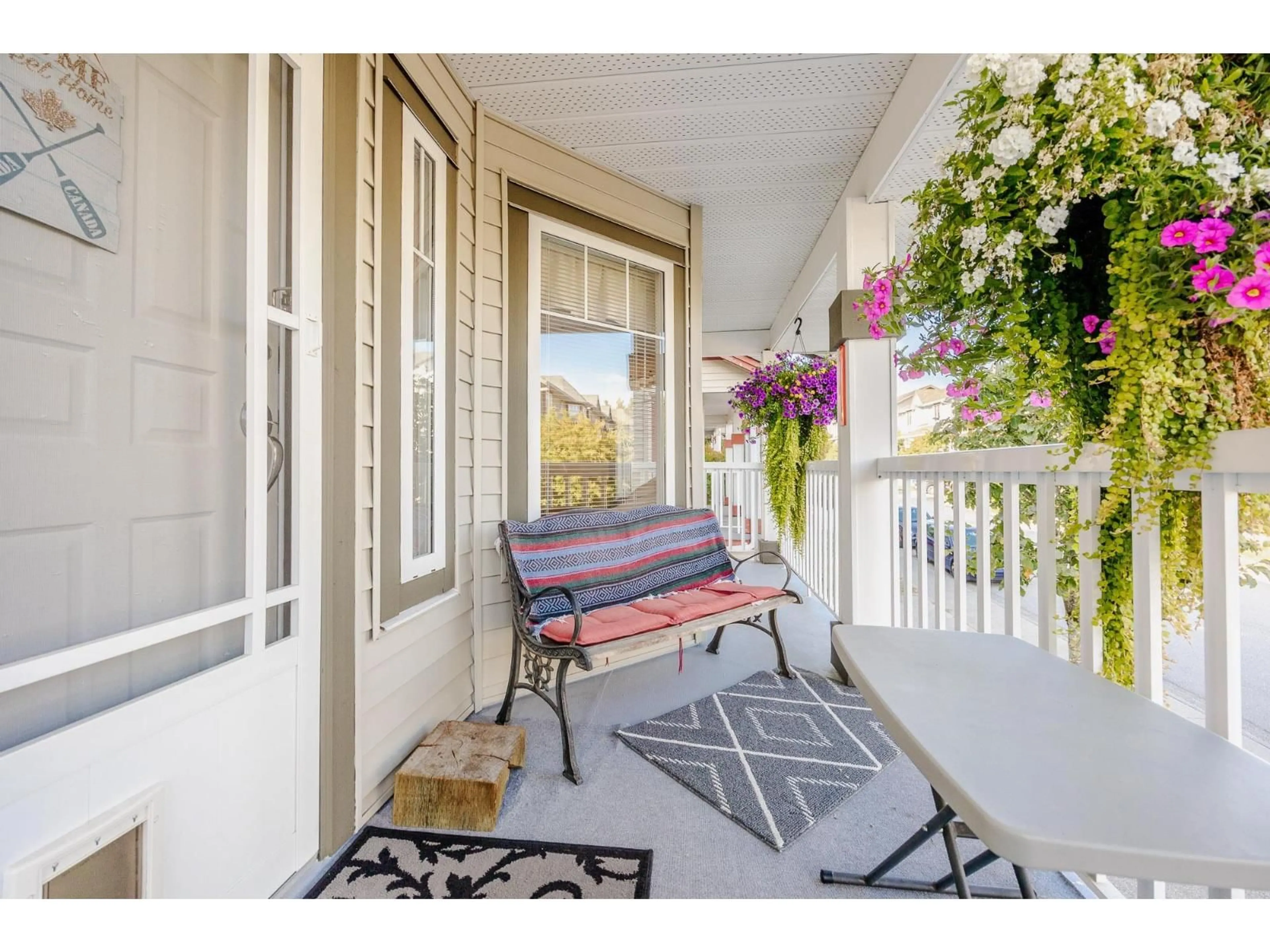 Patio, street for 6615 205, Langley British Columbia V1Y2X8