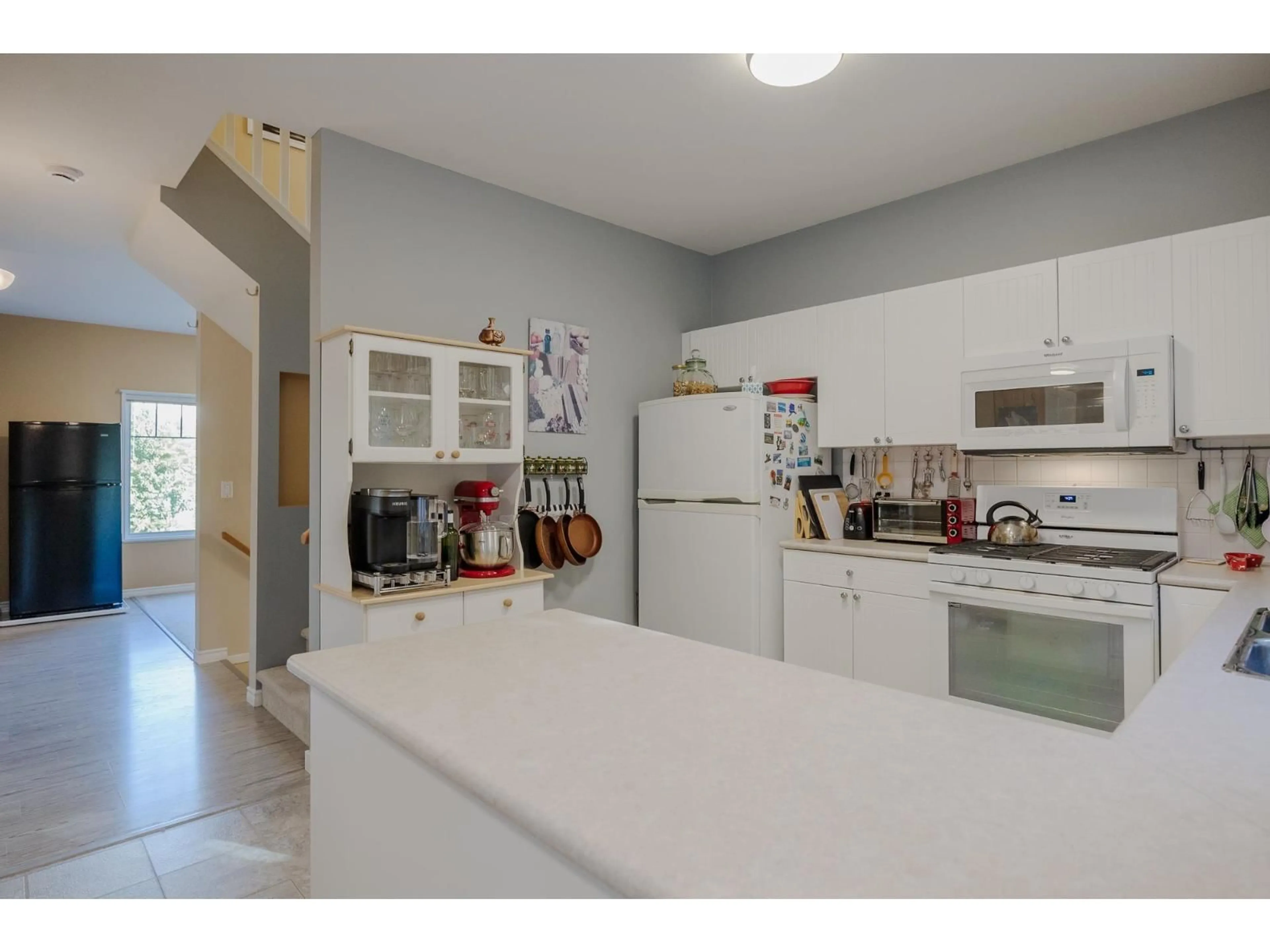 Standard kitchen, unknown for 6615 205, Langley British Columbia V1Y2X8