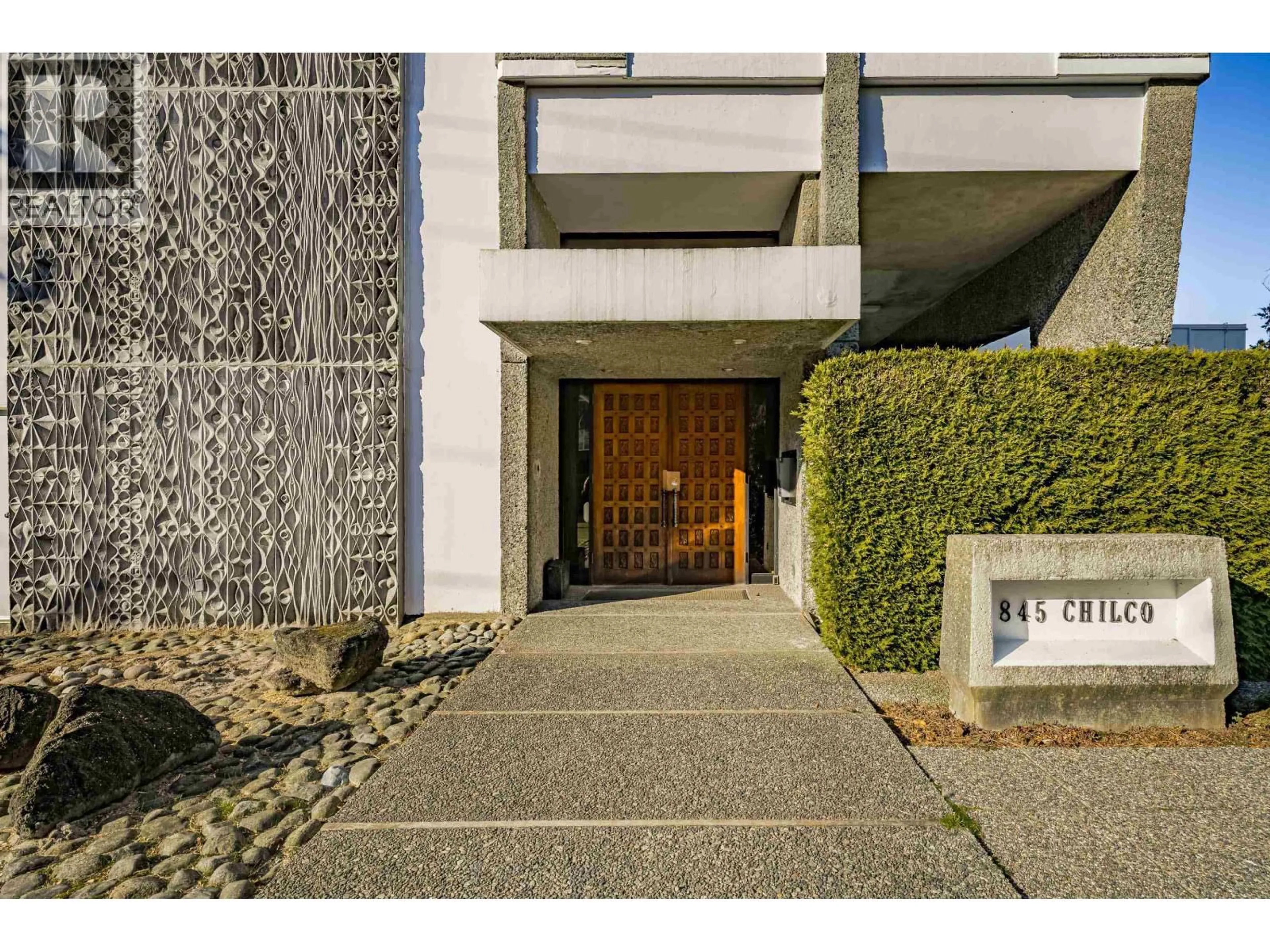 Indoor foyer for 1001 - 845 CHILCO STREET, Vancouver British Columbia V6G2R2