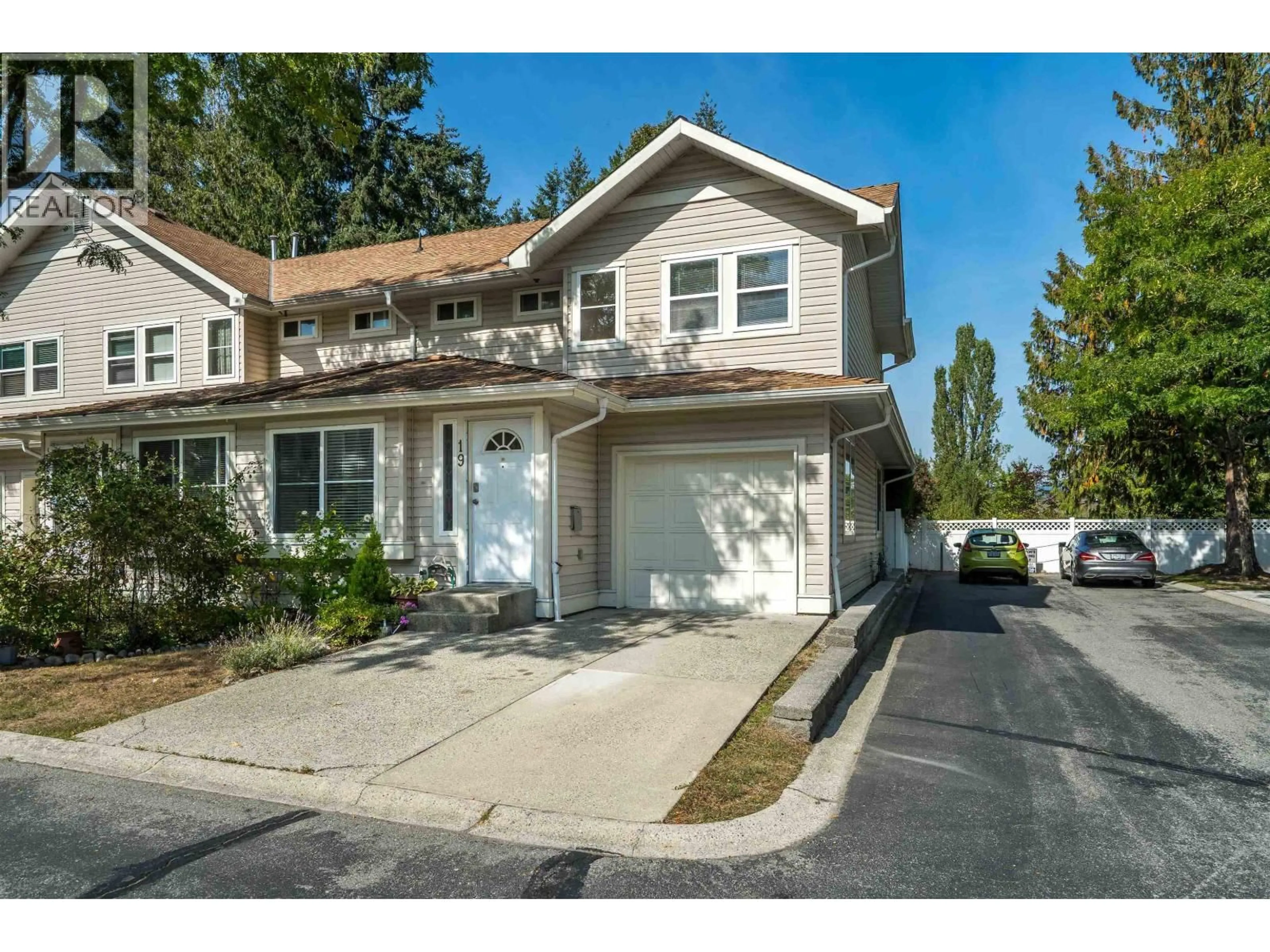 Home with vinyl exterior material, street for 19 - 11870 232 STREET, Maple Ridge British Columbia V2X6S9
