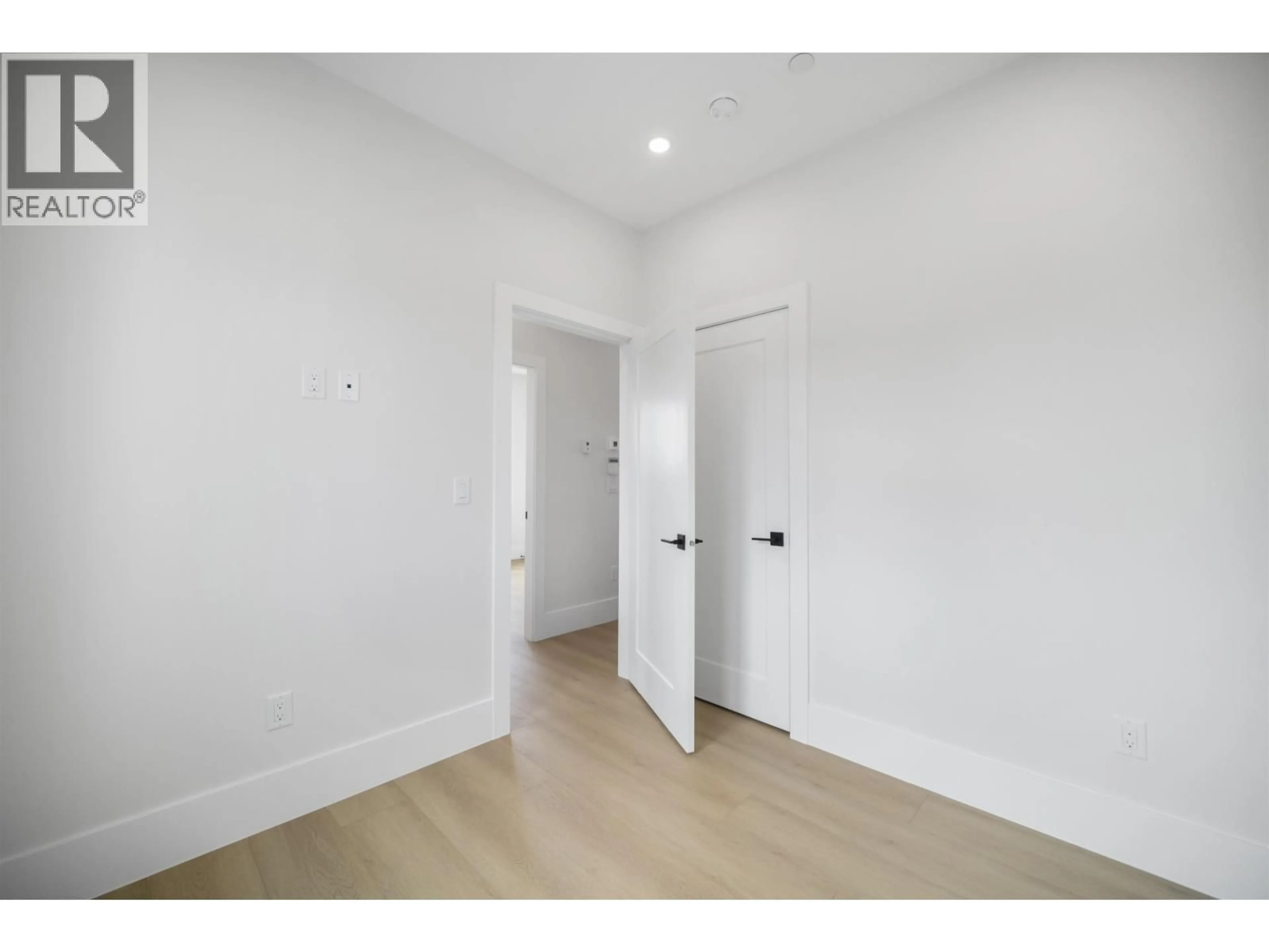A pic of a room for 1 - 5378 CULLODEN STREET, Vancouver British Columbia V5W3R6