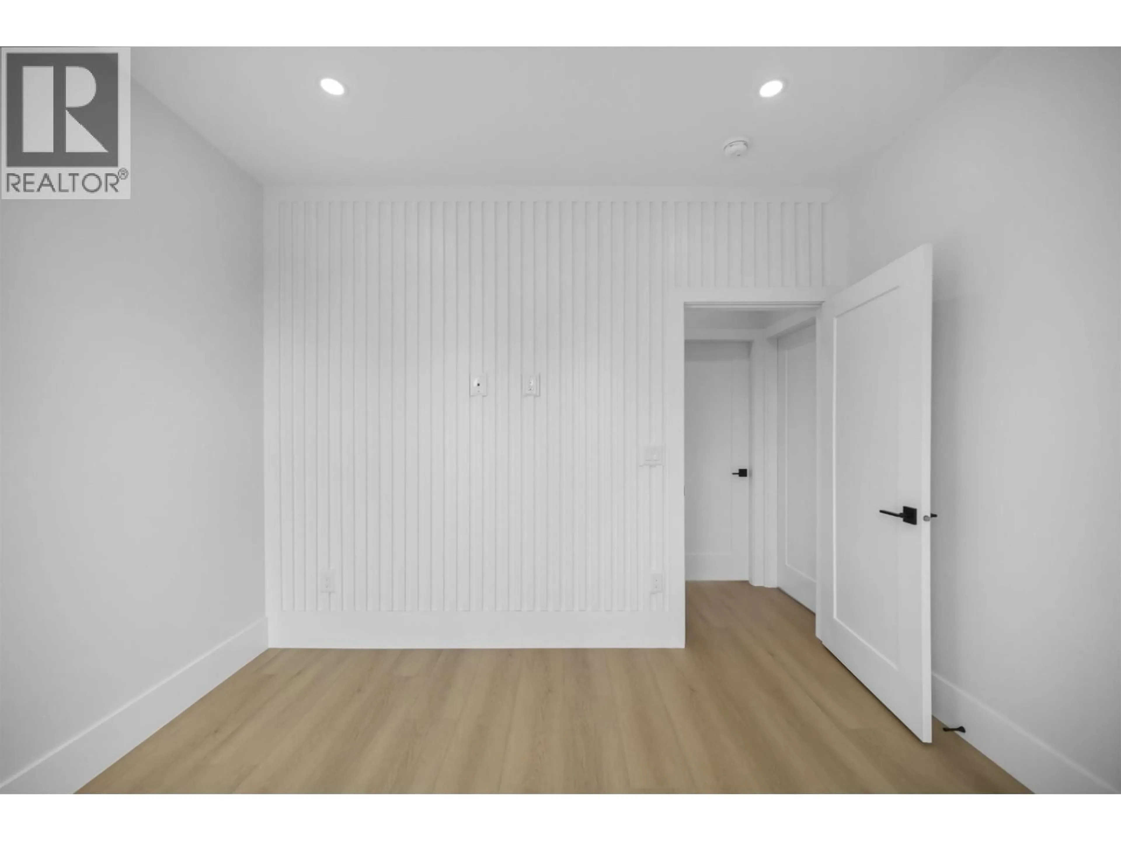 Unknown for 1 - 5378 CULLODEN STREET, Vancouver British Columbia V5W3R6
