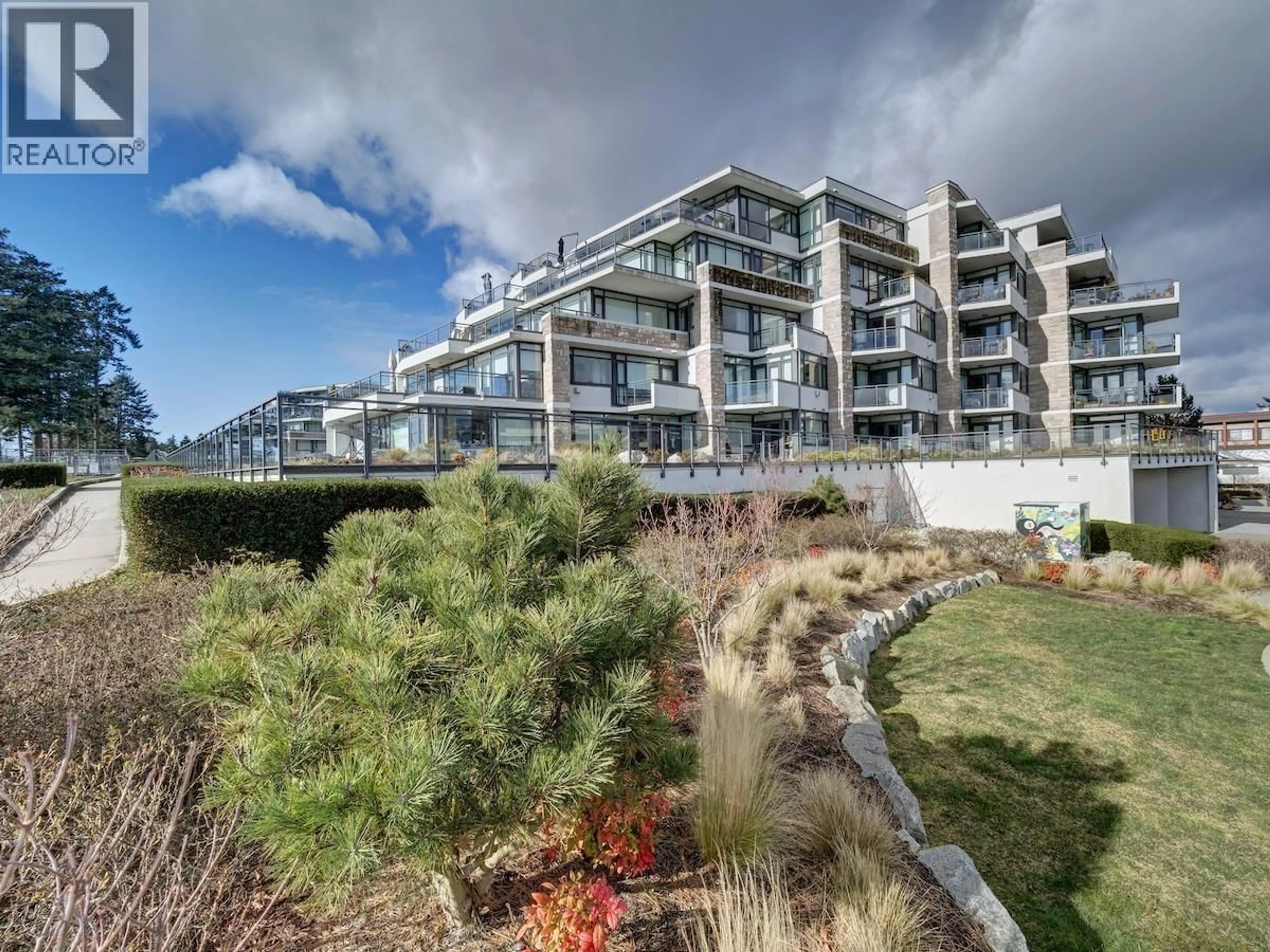 A pic from outside/outdoor area/front of a property/back of a property/a pic from drone, water/lake/river/ocean view for 405 - 5725 TEREDO STREET, Sechelt British Columbia V7Z0J7