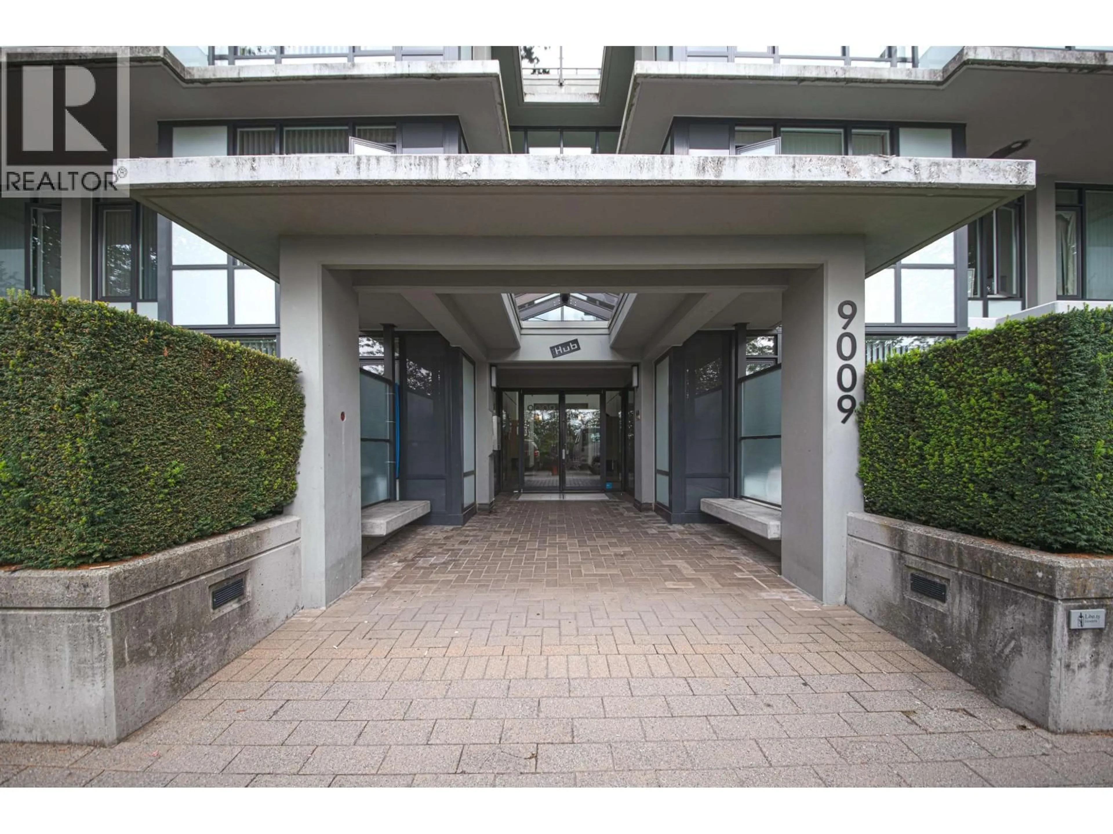 Indoor foyer for 309 - 9009 CORNERSTONE MEWS, Burnaby British Columbia V5A0B9