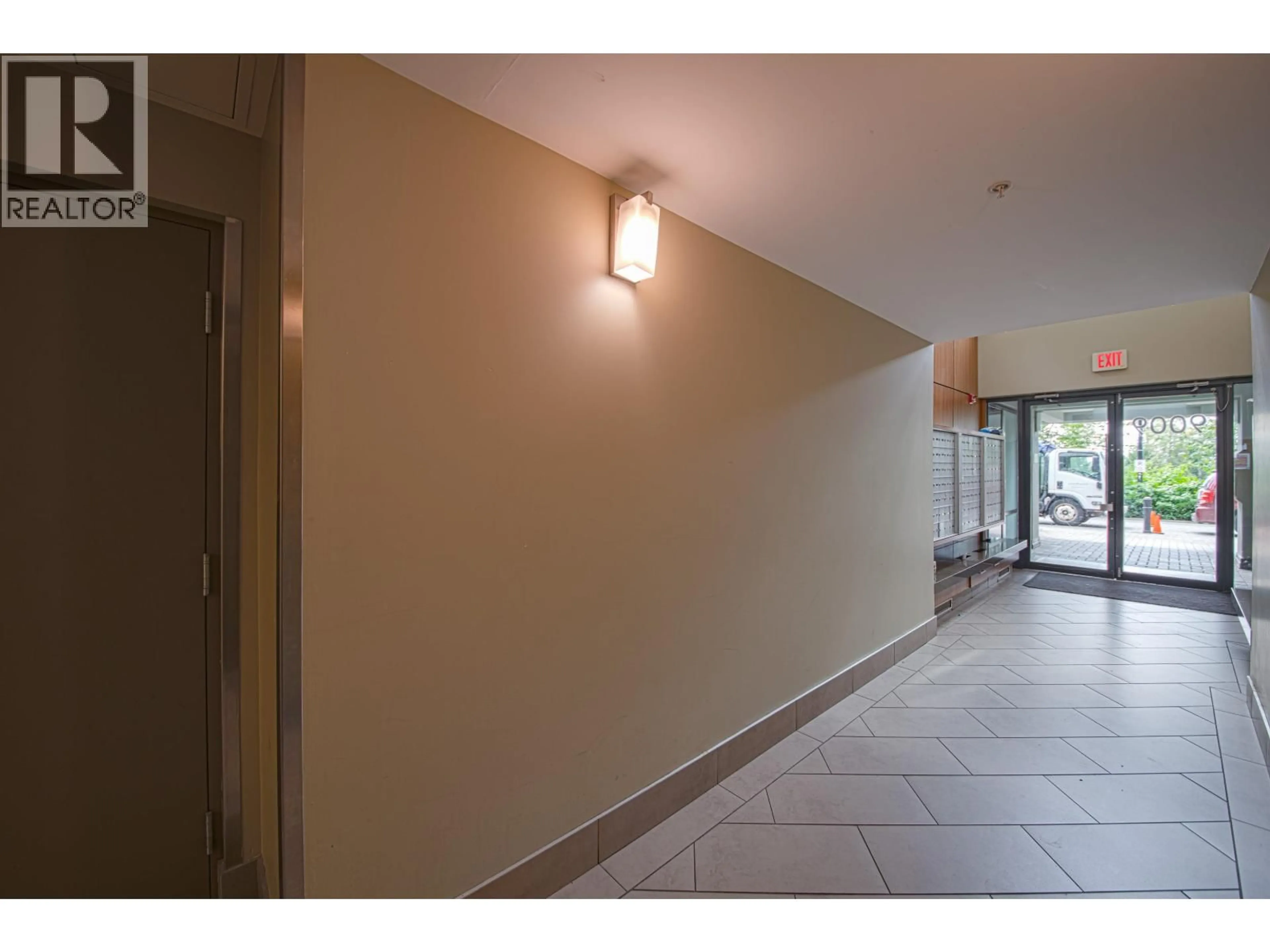 Indoor foyer for 309 - 9009 CORNERSTONE MEWS, Burnaby British Columbia V5A0B9