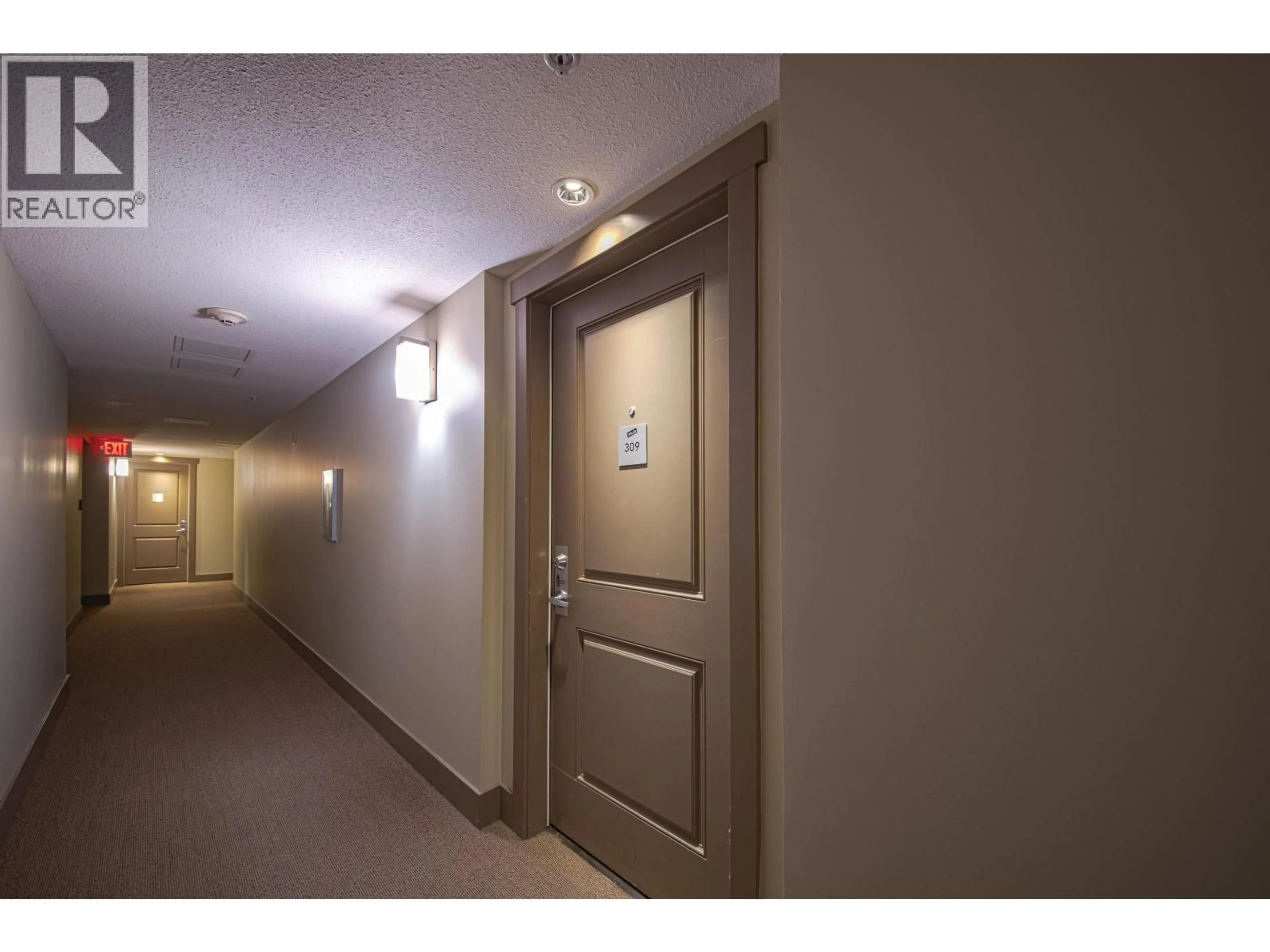 Indoor foyer for 309 - 9009 CORNERSTONE MEWS, Burnaby British Columbia V5A0B9