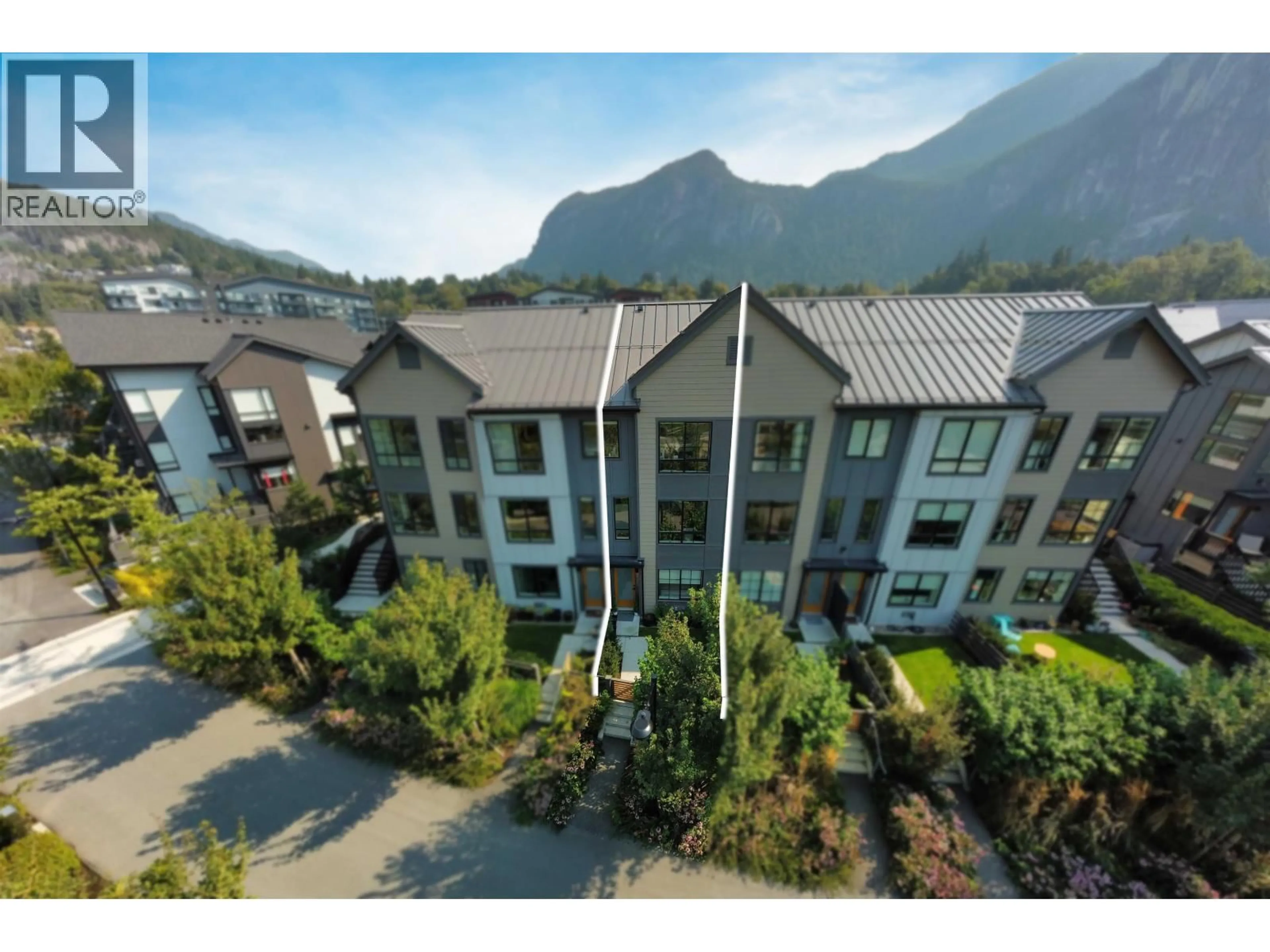 A pic from outside/outdoor area/front of a property/back of a property/a pic from drone, mountain view for 38053 HELM WAY, Squamish British Columbia V8B2A1