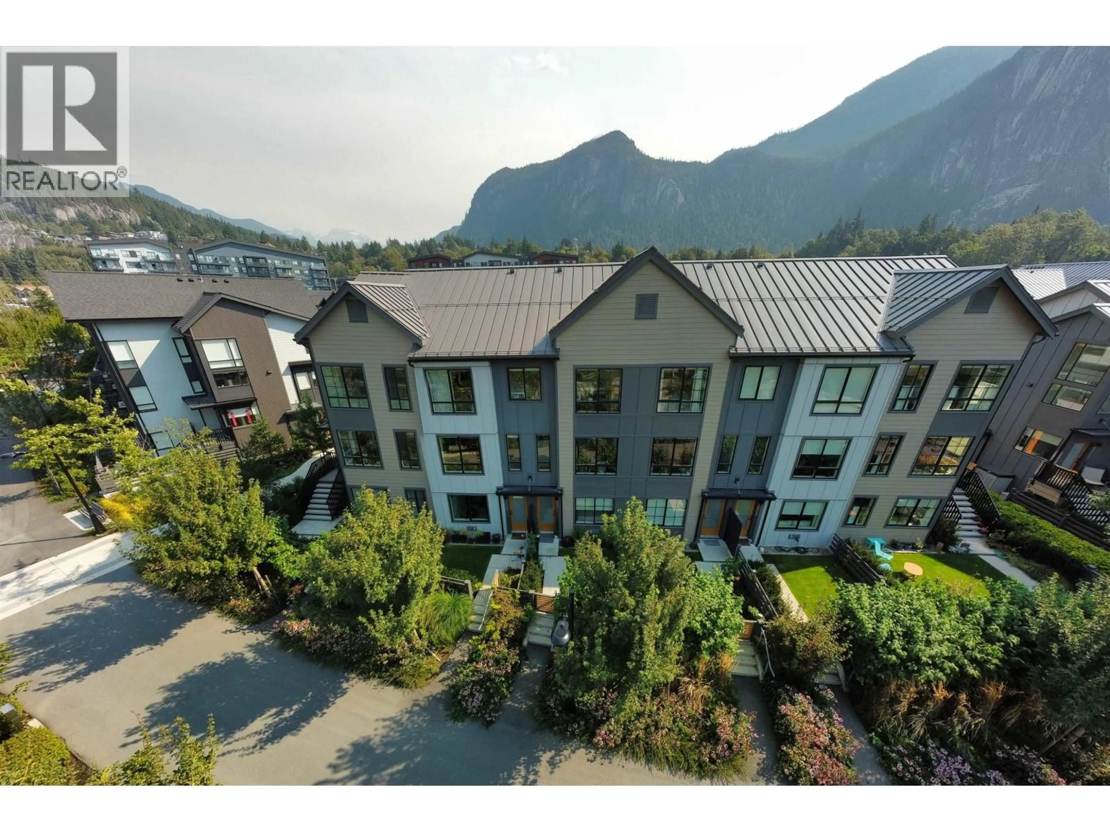 A pic from outside/outdoor area/front of a property/back of a property/a pic from drone, mountain view for 38053 HELM WAY, Squamish British Columbia V8B2A1
