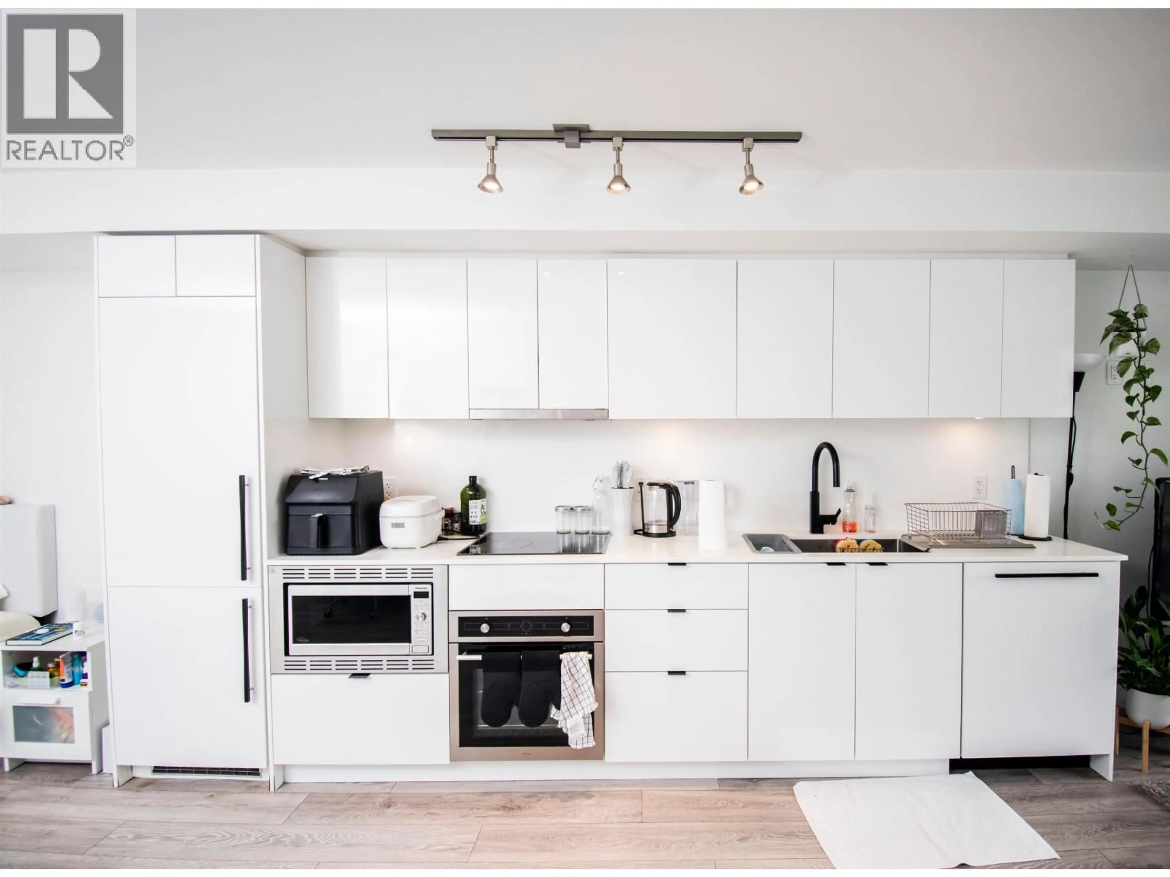 Open concept kitchen, unknown for 216 - 630 BROADWAY, Vancouver British Columbia V5T0J1