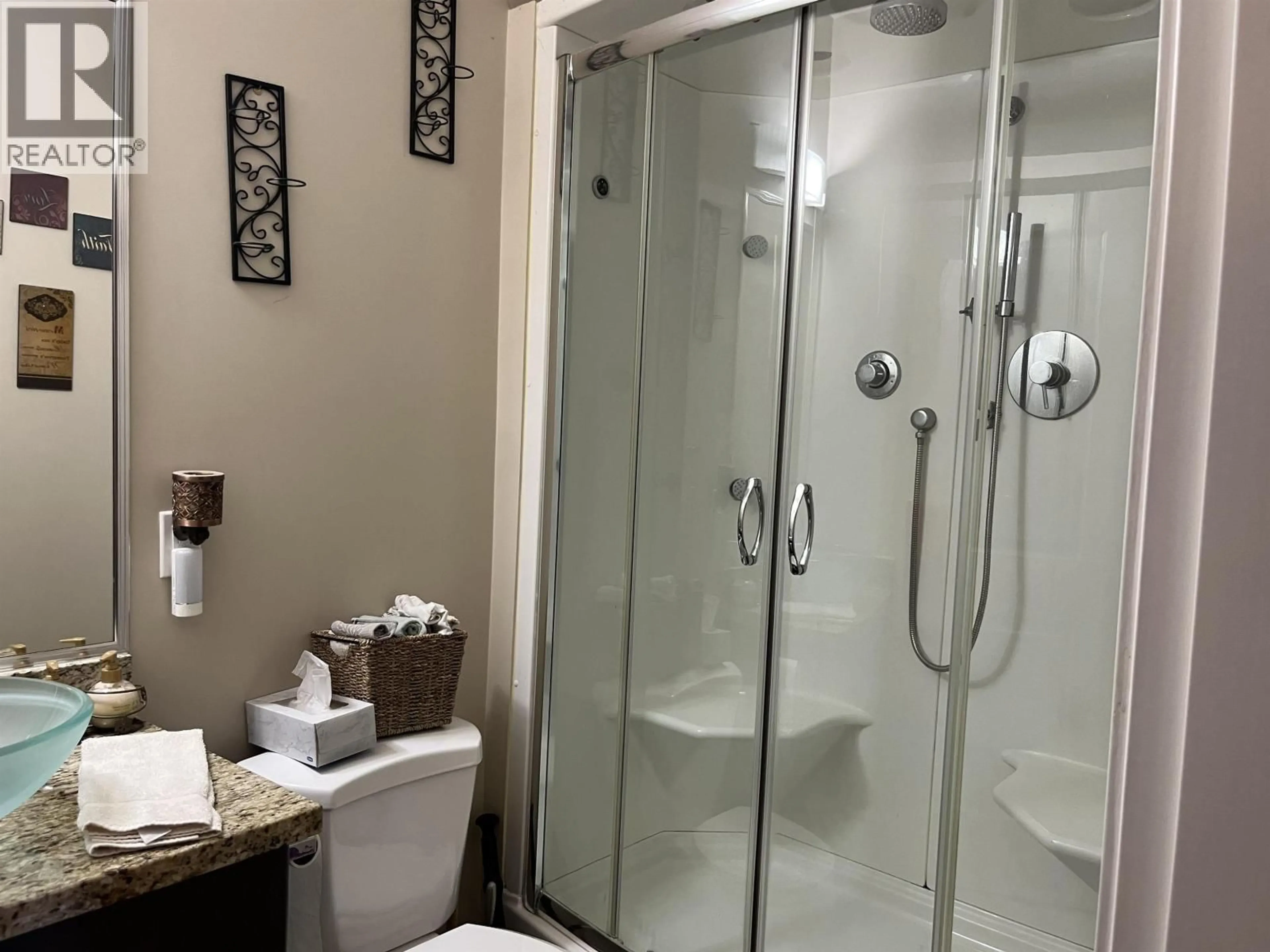 Standard bathroom, unknown for PH3 - 2239 KINGSWAY STREET, Vancouver British Columbia V5N0E5