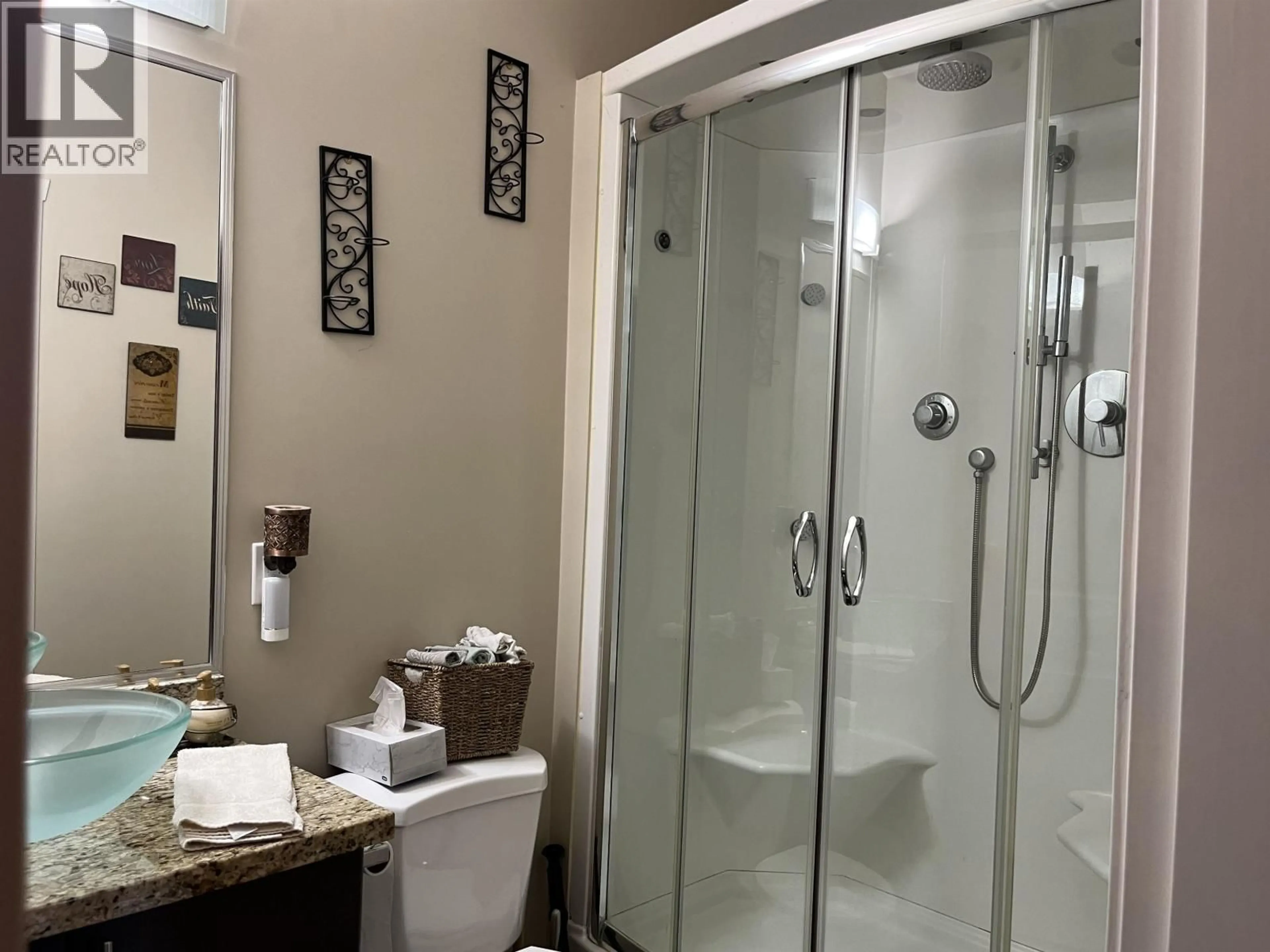 Standard bathroom, ceramic/tile floor for PH3 - 2239 KINGSWAY STREET, Vancouver British Columbia V5N0E5