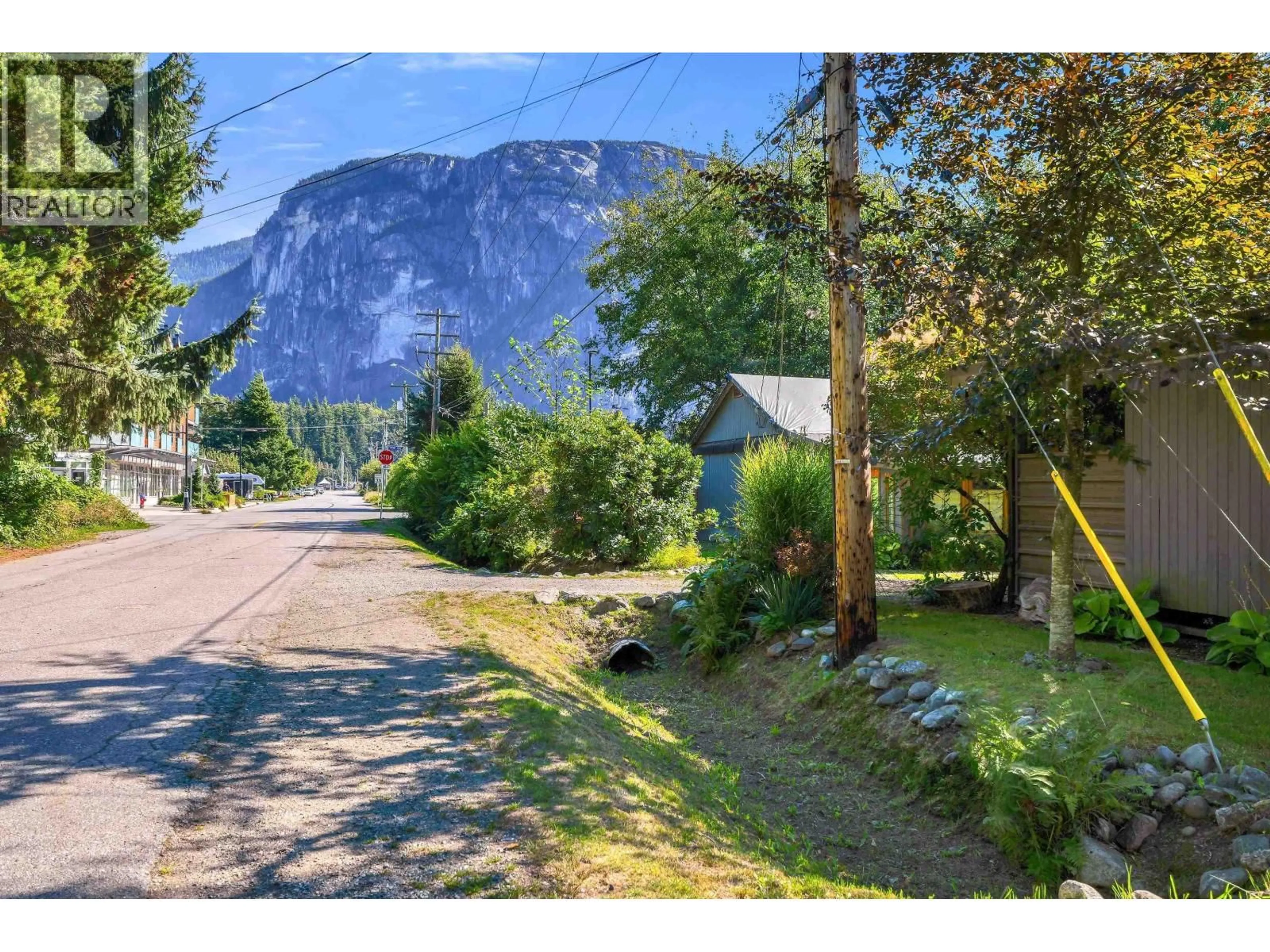 A pic from outside/outdoor area/front of a property/back of a property/a pic from drone, mountain view for 37791 THIRD AVENUE, Squamish British Columbia V8B0S1