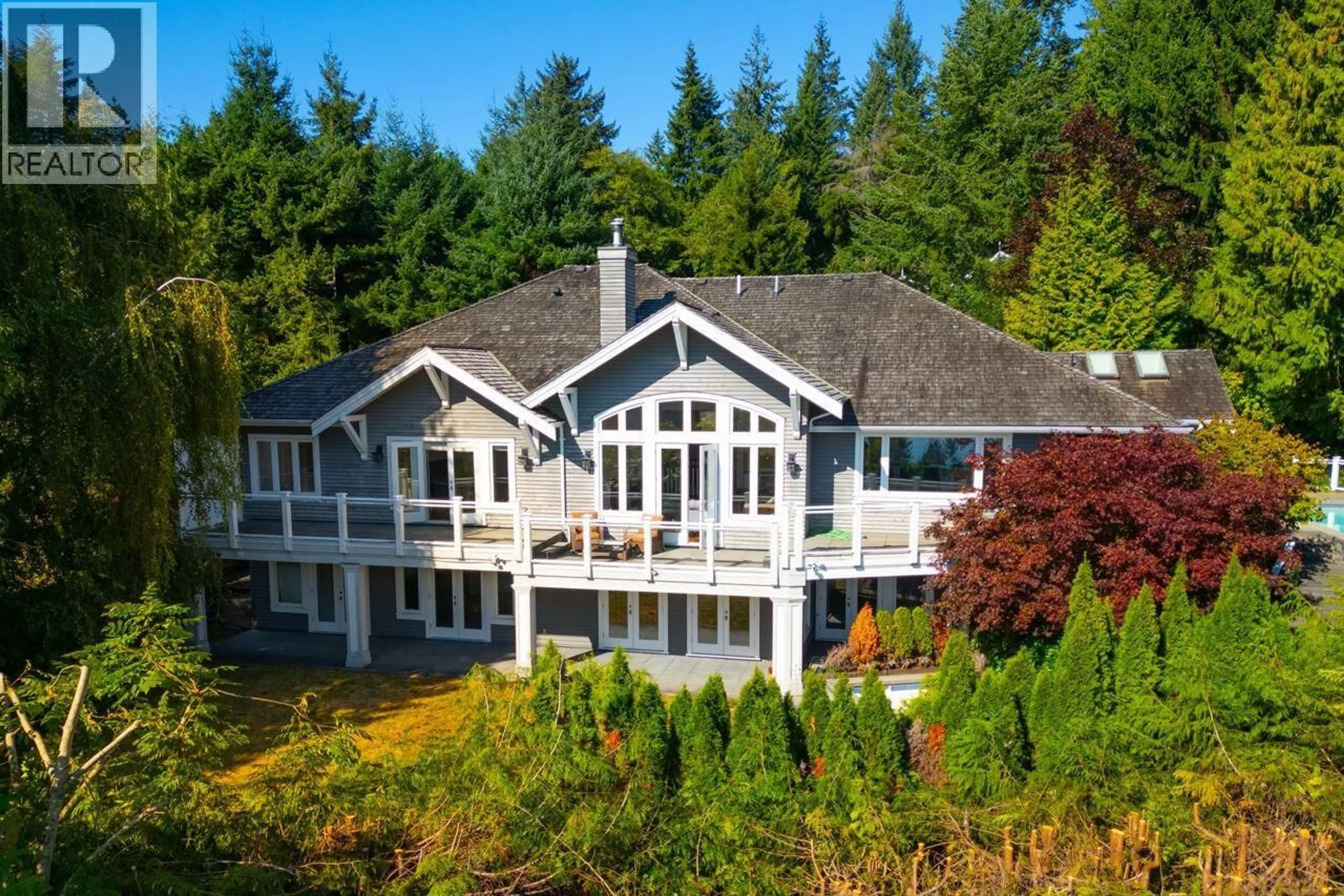 A pic from outside/outdoor area/front of a property/back of a property/a pic from drone, water/lake/river/ocean view for 4659 WOODGREEN DRIVE, West Vancouver British Columbia V7S2V4
