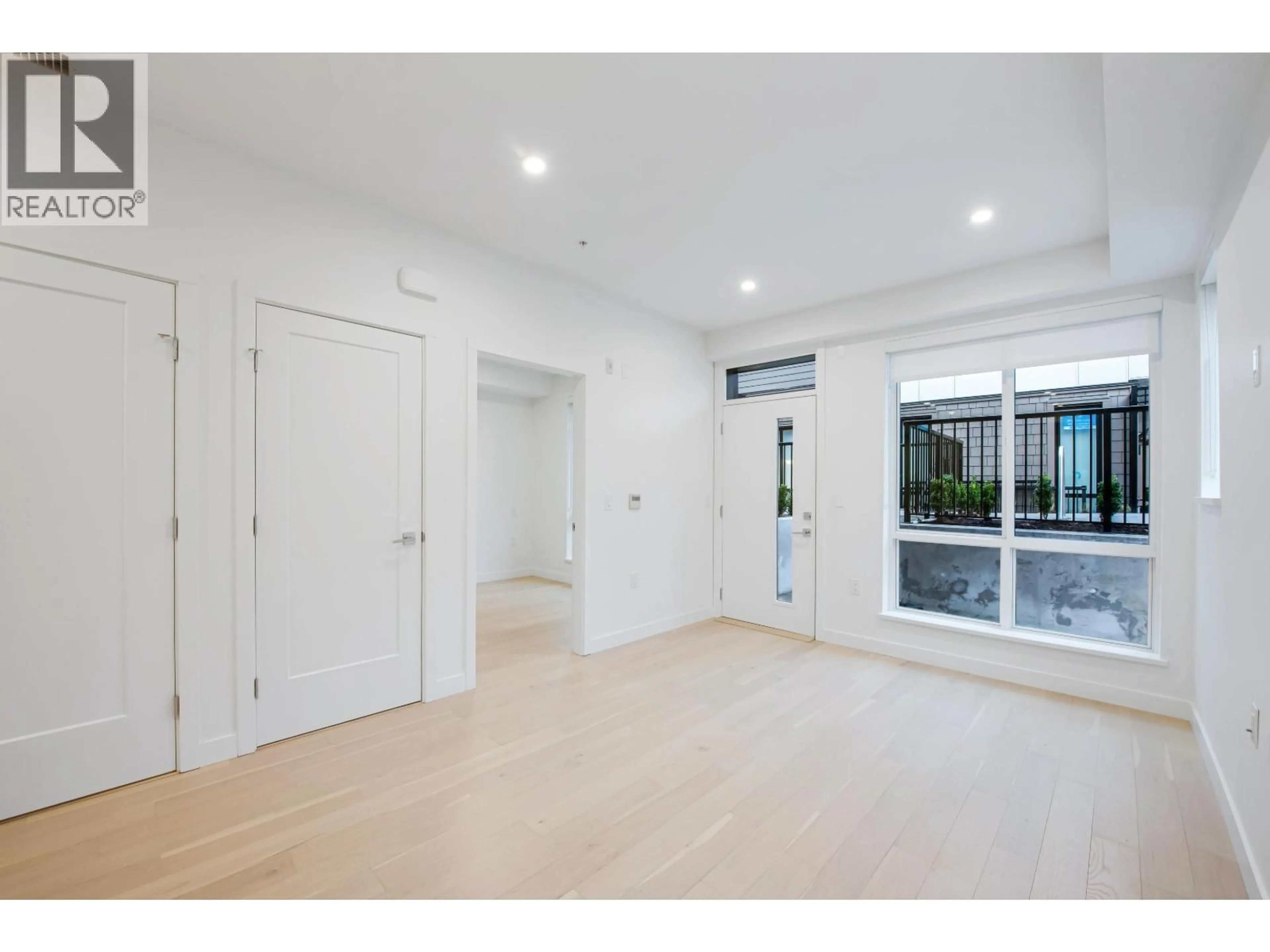 Unknown for 871 33RD AVENUE, Vancouver British Columbia V5Z2K5
