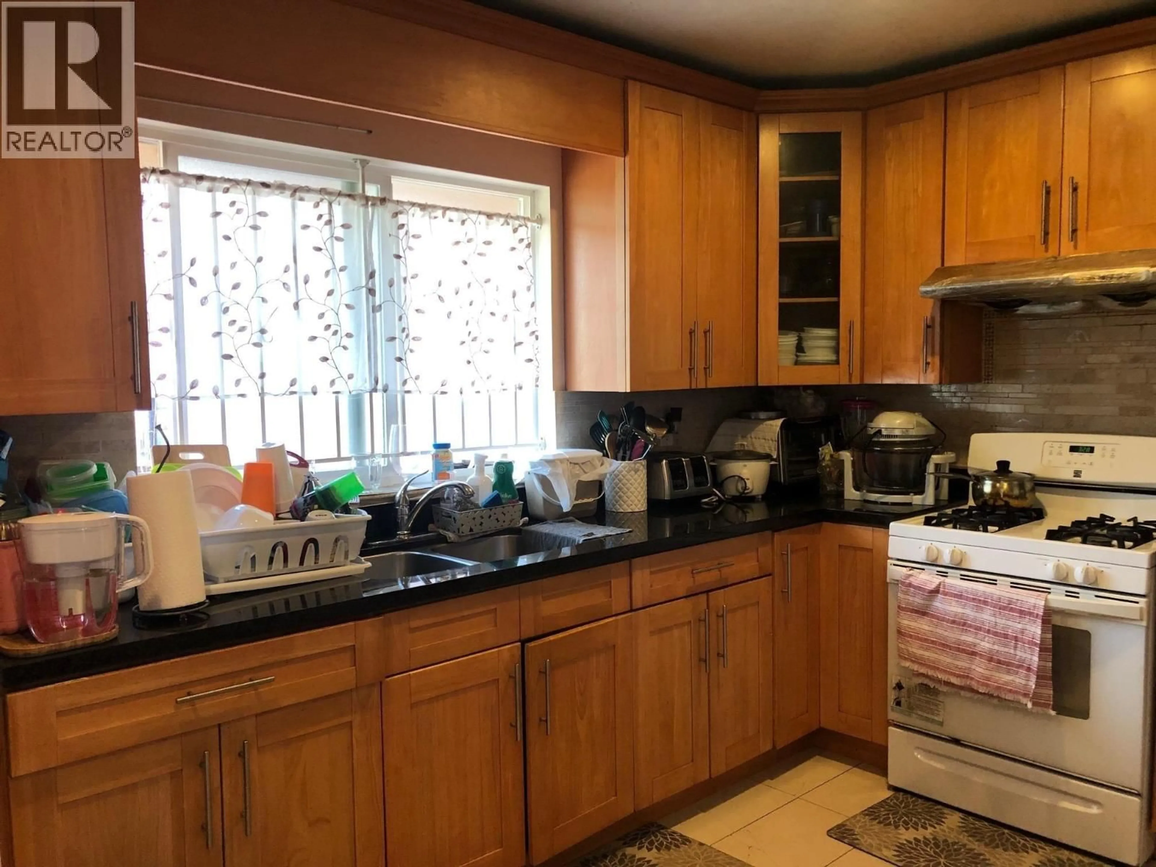 Standard kitchen, unknown for 153 MARINE DRIVE, Vancouver British Columbia V5X2S2