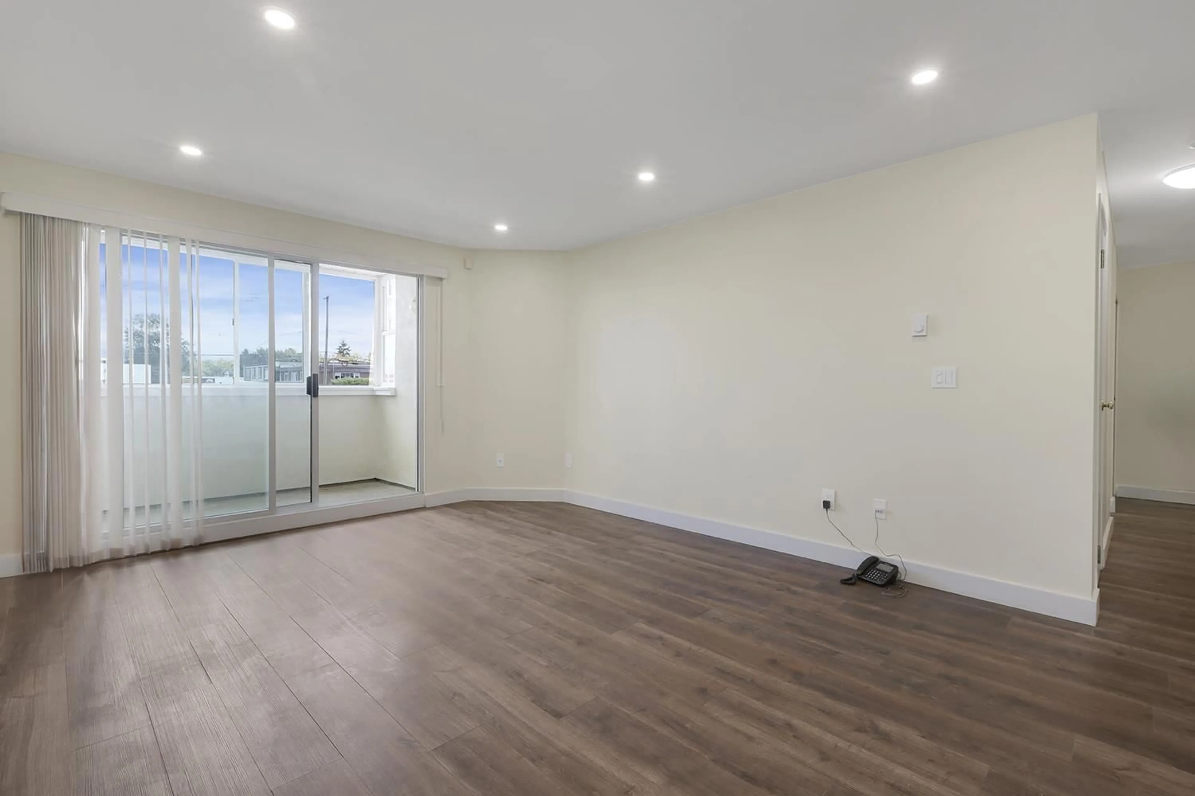A pic of a room for 101 - 7175 134, Surrey British Columbia V3W4T1