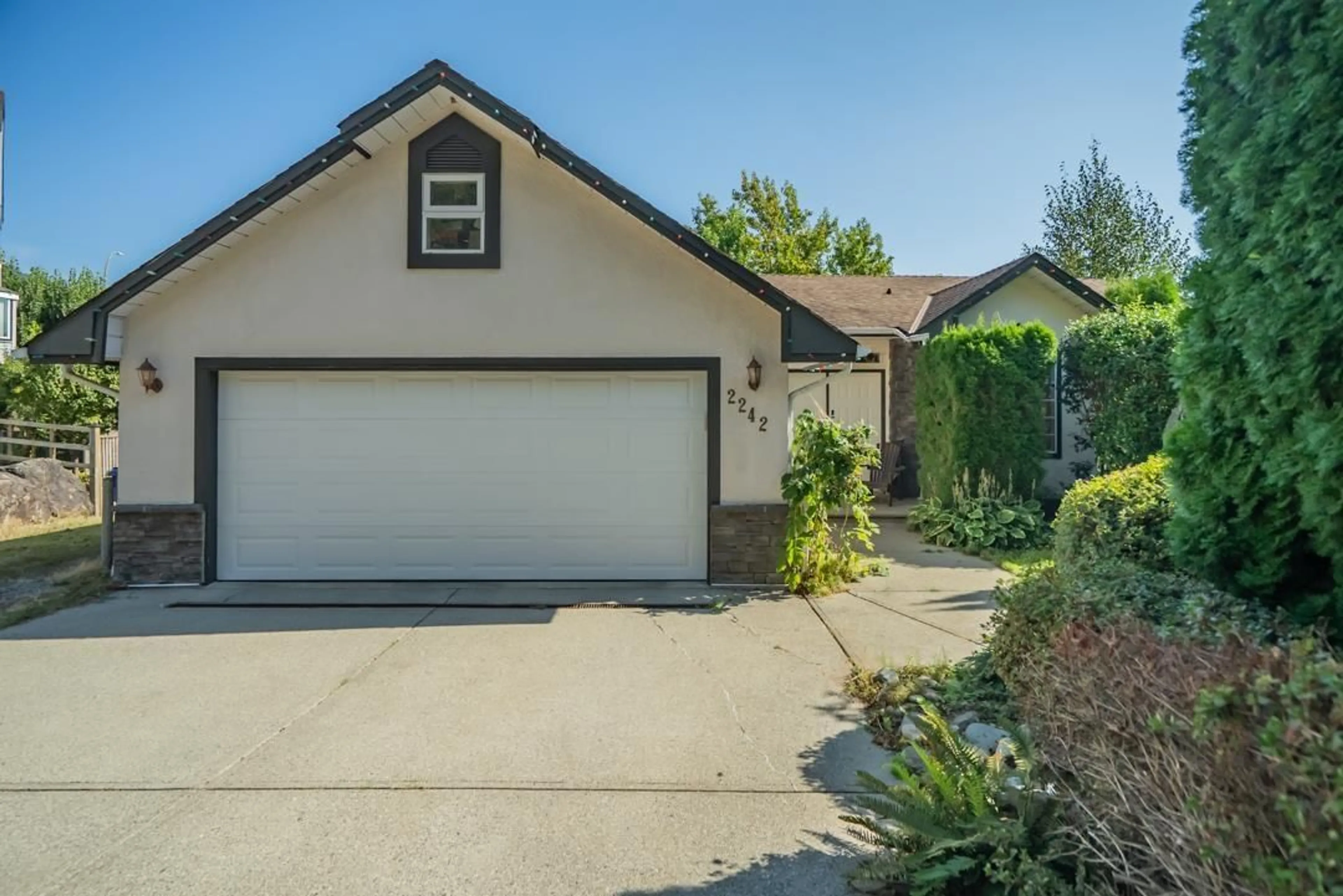 Unknown for 2242 FOOTHILLS, Abbotsford British Columbia V3G1E1