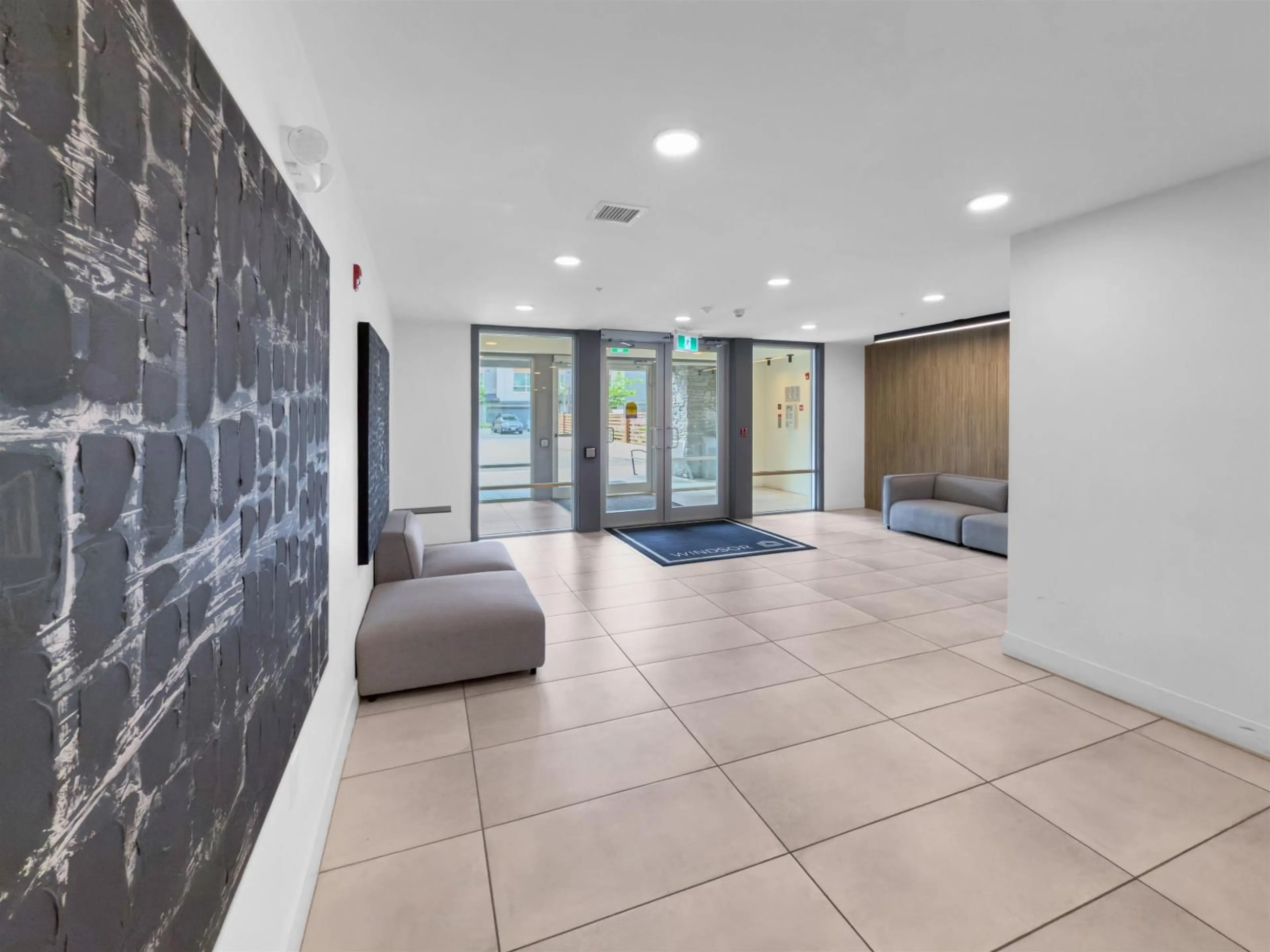 Indoor foyer for 209 - 19935 75A, Langley British Columbia V2Y4L6