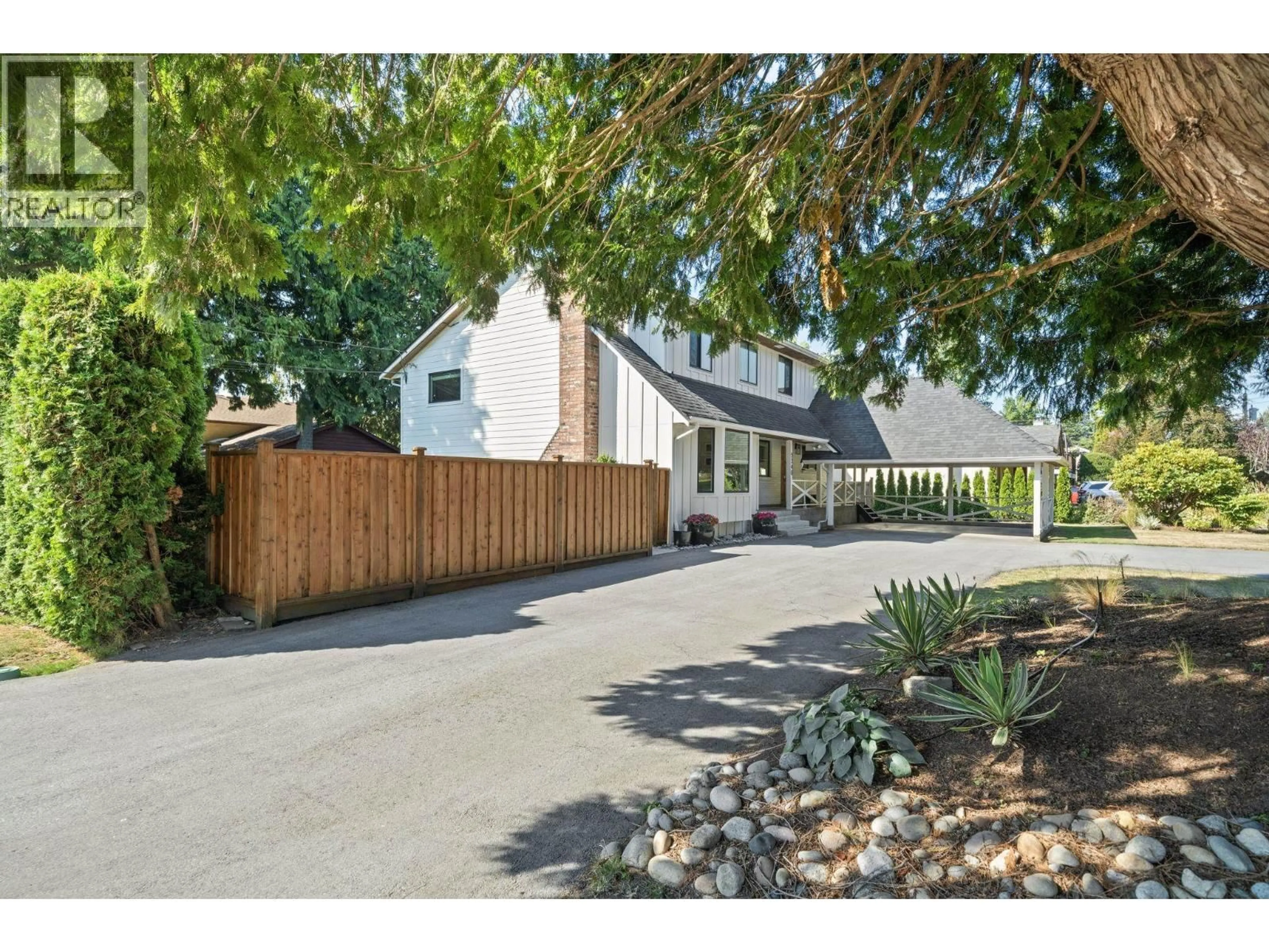 A pic from outside/outdoor area/front of a property/back of a property/a pic from drone, street for 5340 CAMARO DRIVE, Tsawwassen British Columbia V4M2B9