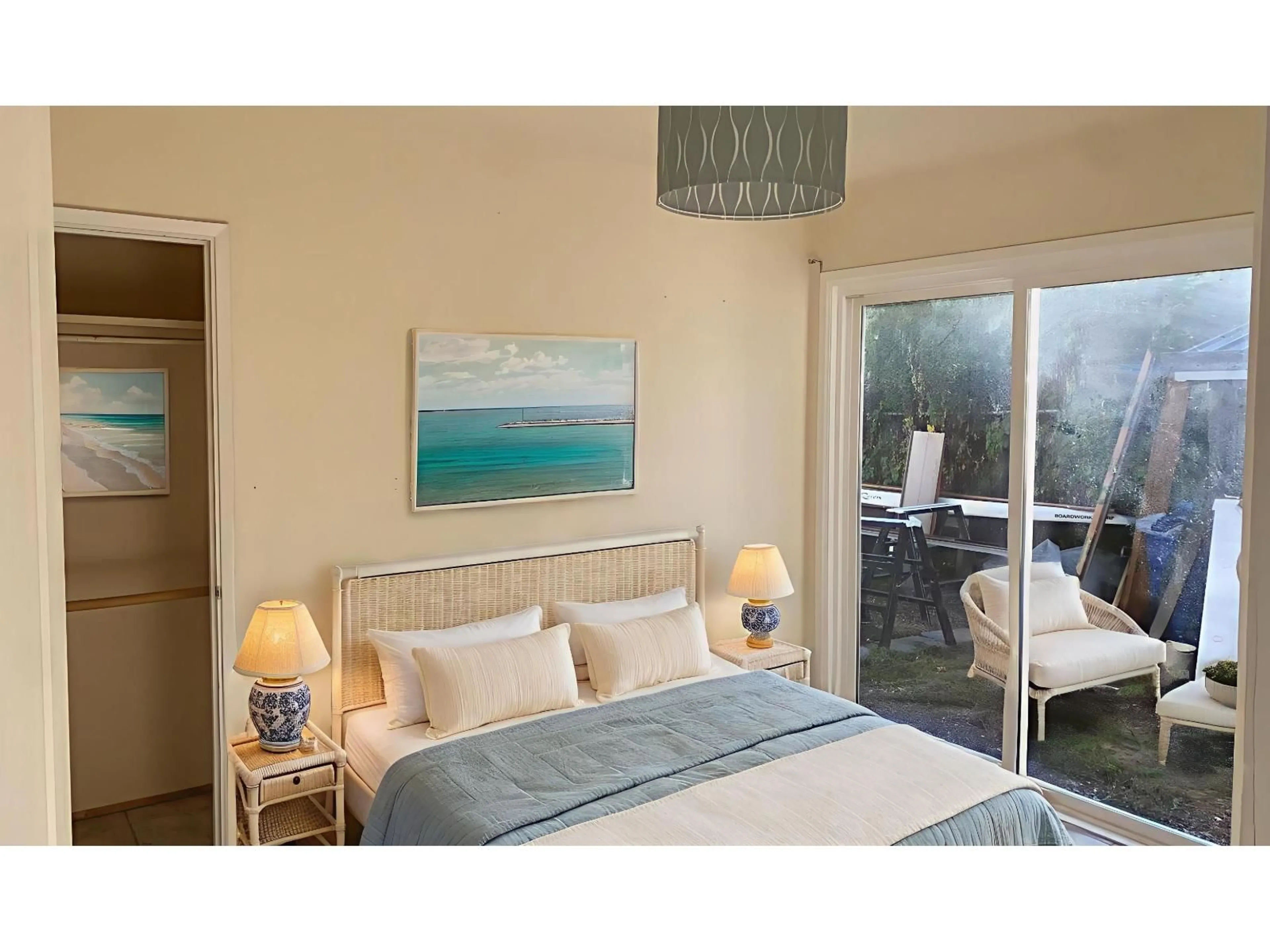 Bedroom with bed, unknown for 1381 EVERALL, White Rock British Columbia V4B3S7