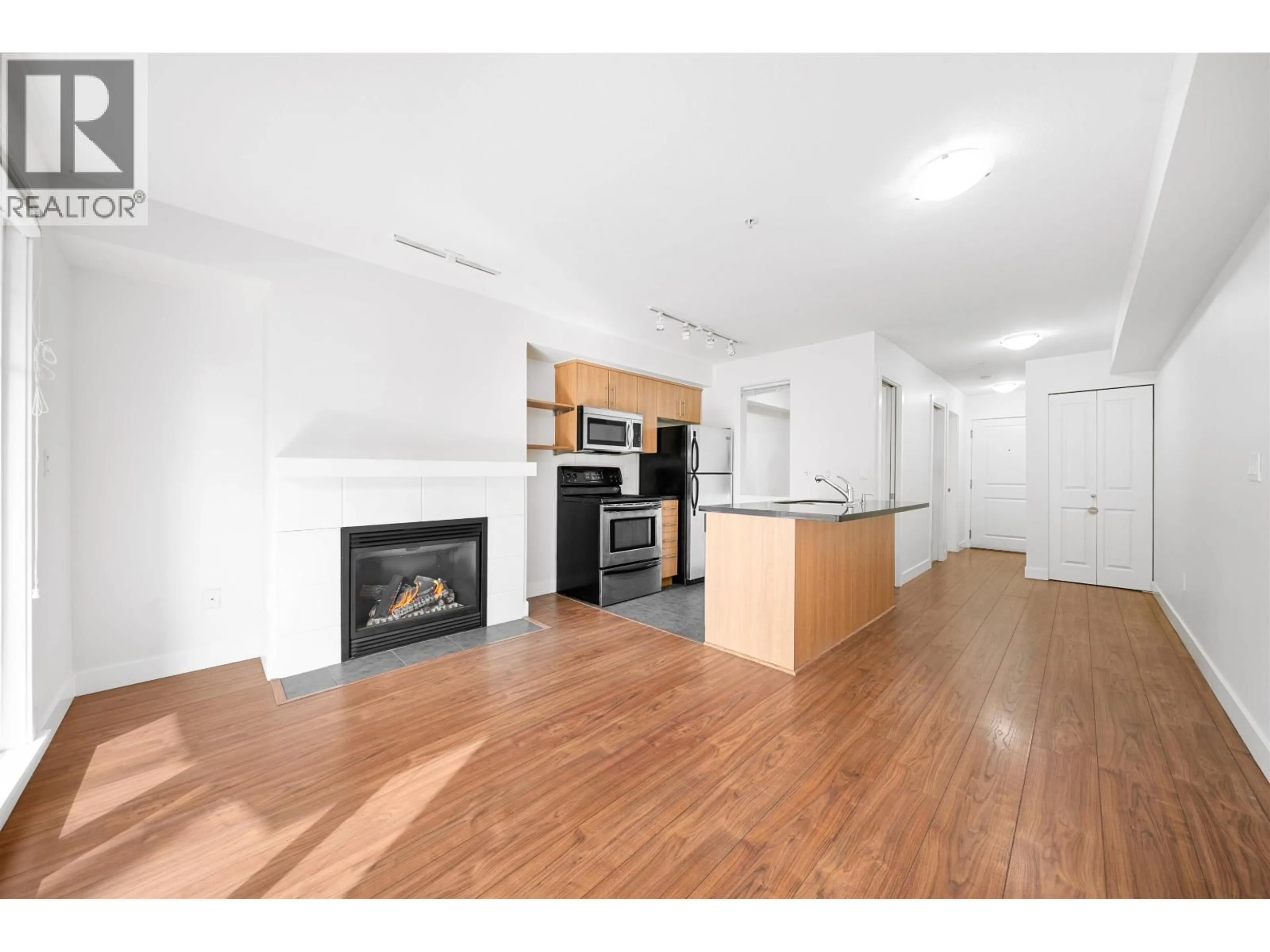 A pic of a room for 203 - 3420 ST JOHNS STREET, Port Moody British Columbia V3H0C1