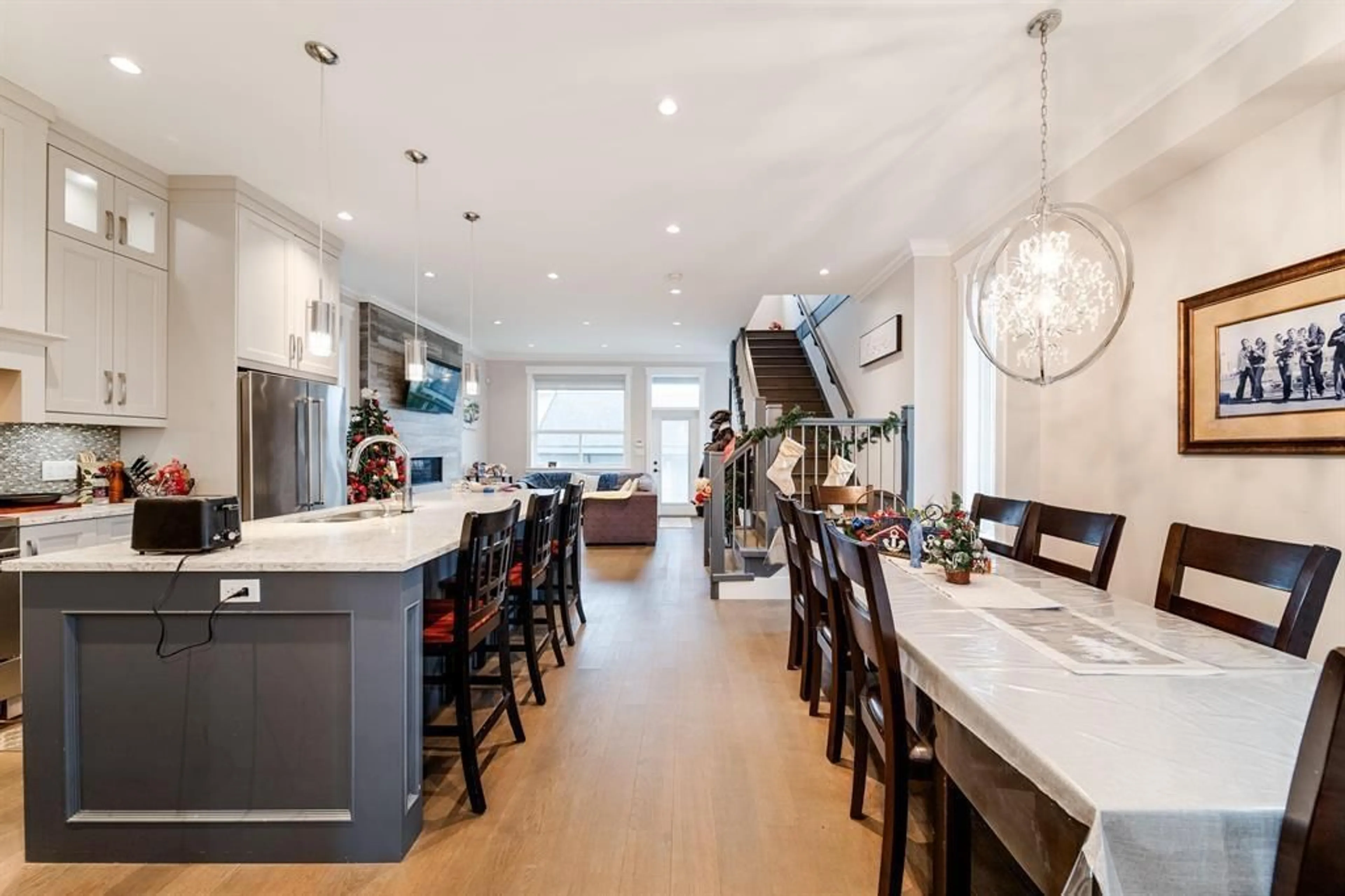 Open concept kitchen, unknown for 7299 194A, Surrey British Columbia V4N6K1