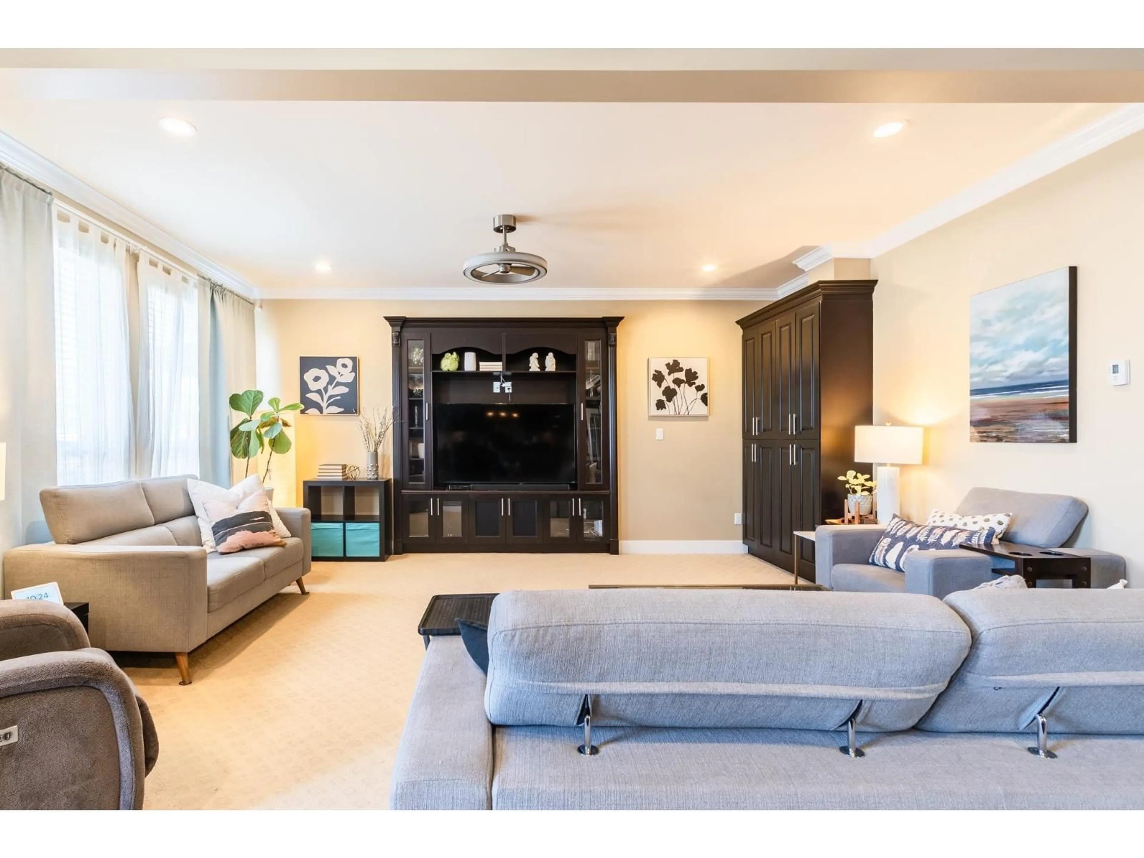 Living room with furniture, unknown for 14239 62, Surrey British Columbia V3X0B8