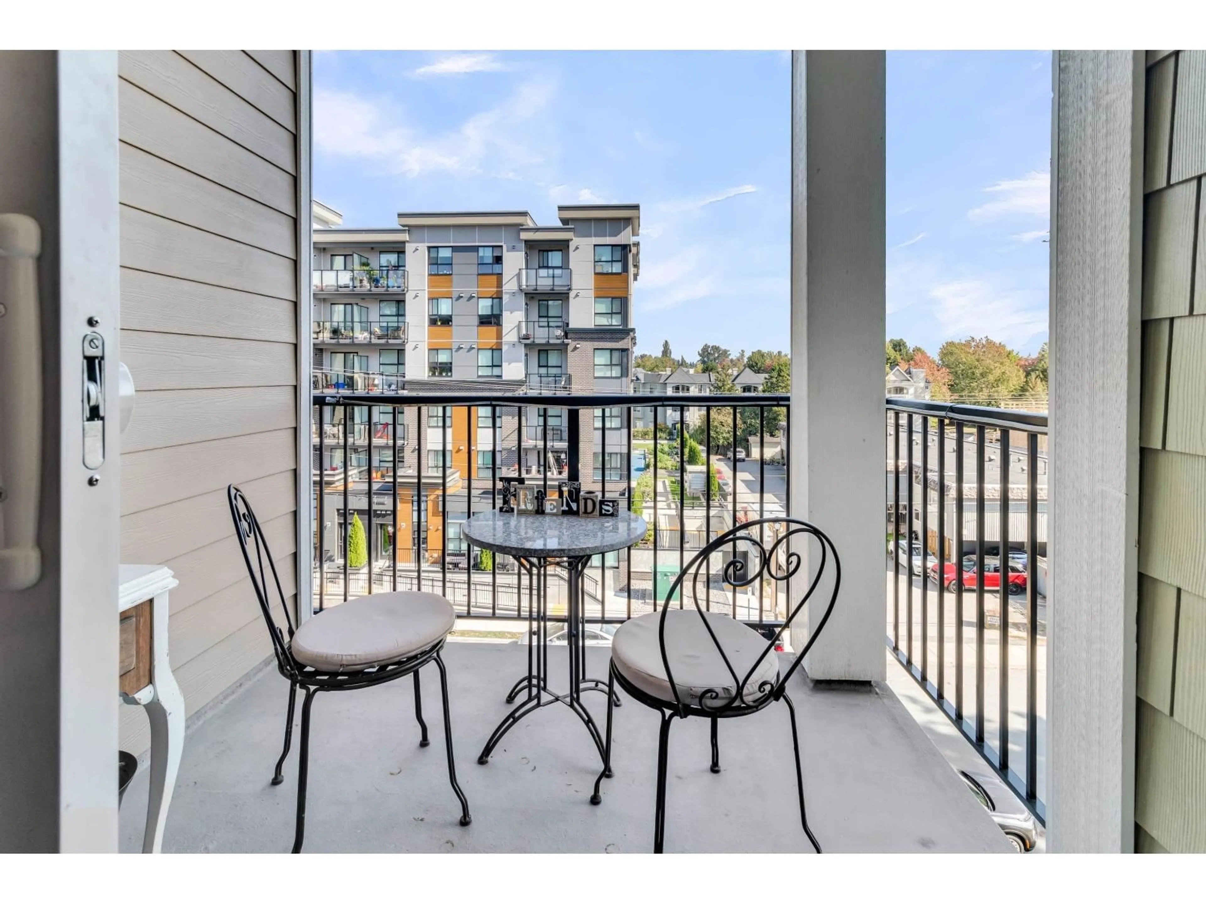Patio, water/lake/river/ocean view for 402 - 20696 EASTLEIGH, Langley British Columbia V3A4C4