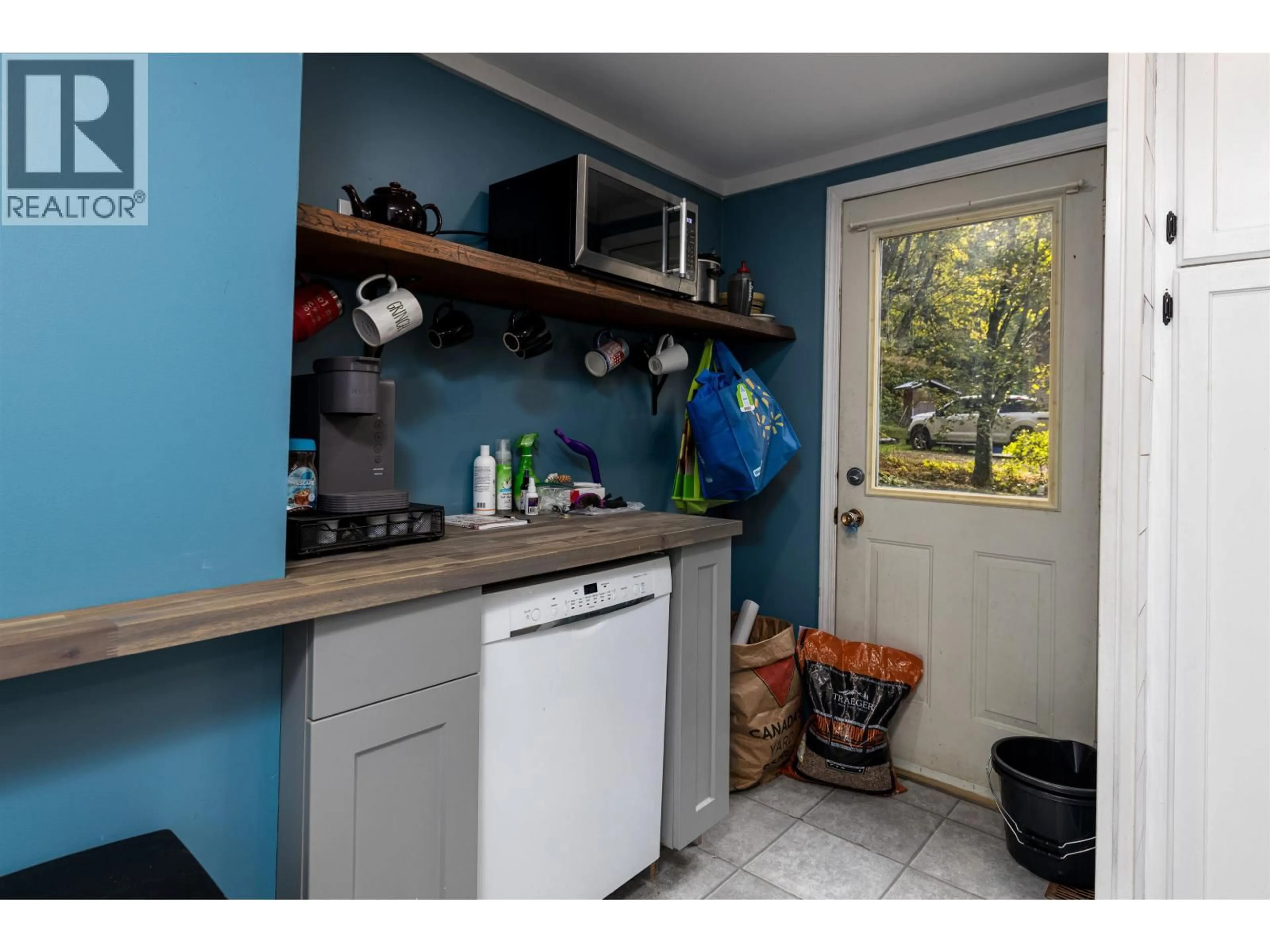 Standard kitchen, unknown for 3934 KERBY STREET, Terrace British Columbia V8G4H7