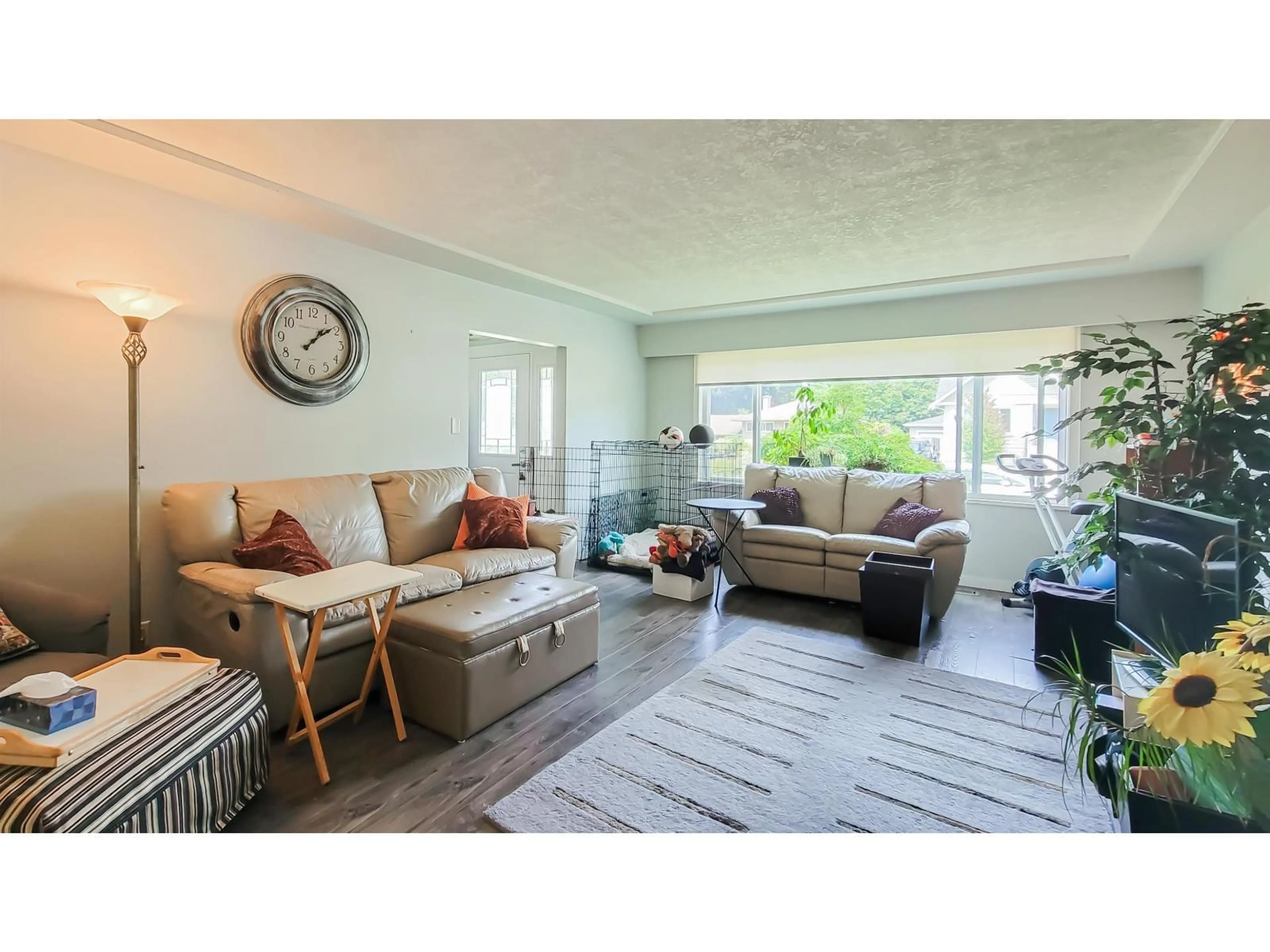 Living room with furniture, unknown for 8927 SHEPHERD, Delta British Columbia V4C4J9