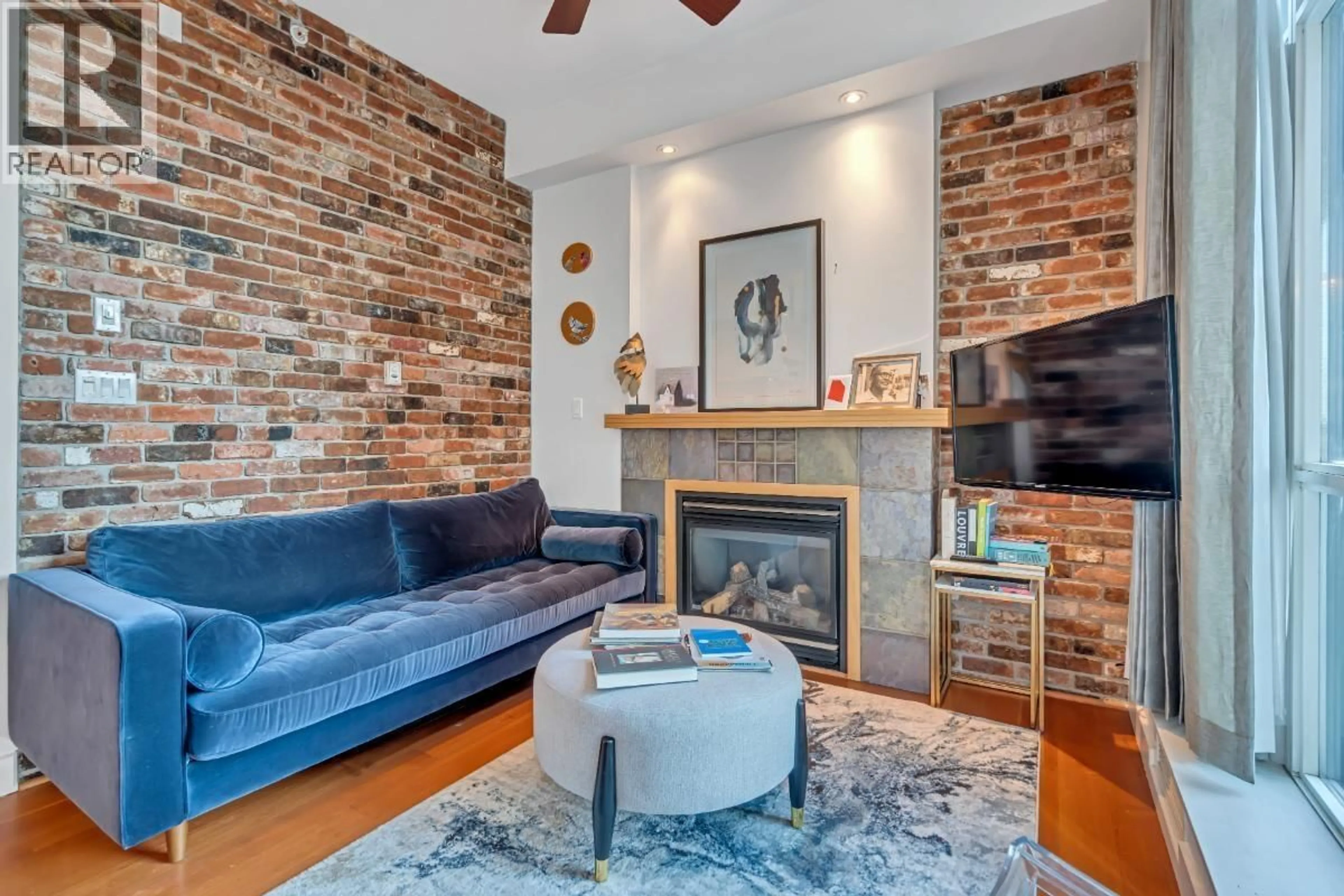 Living room with furniture, unknown for 311 - 2515 ONTARIO STREET, Vancouver British Columbia V5T4V4