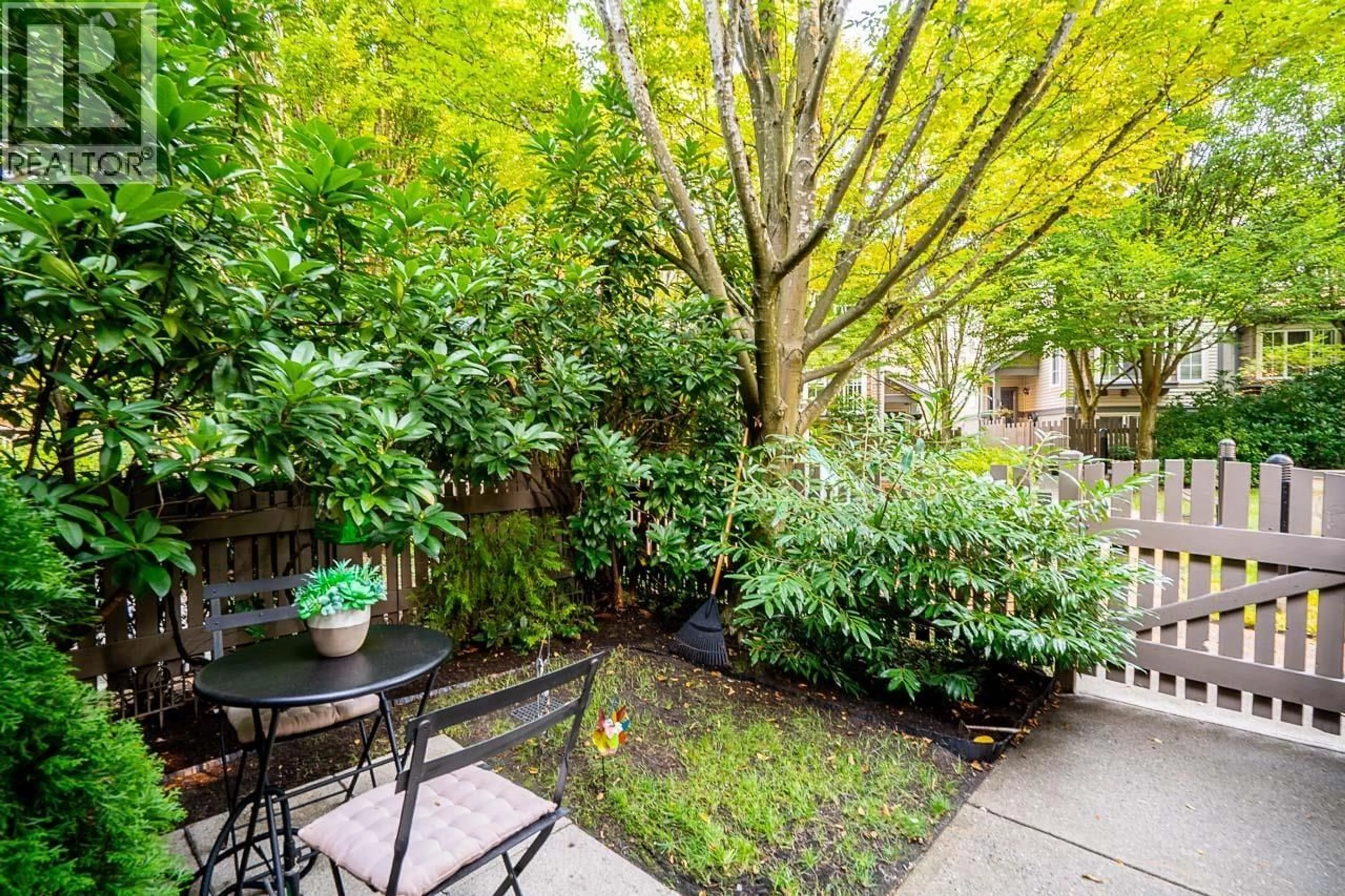 Patio, street for 157 - 3288 NOEL DRIVE, Burnaby British Columbia V3J1J8