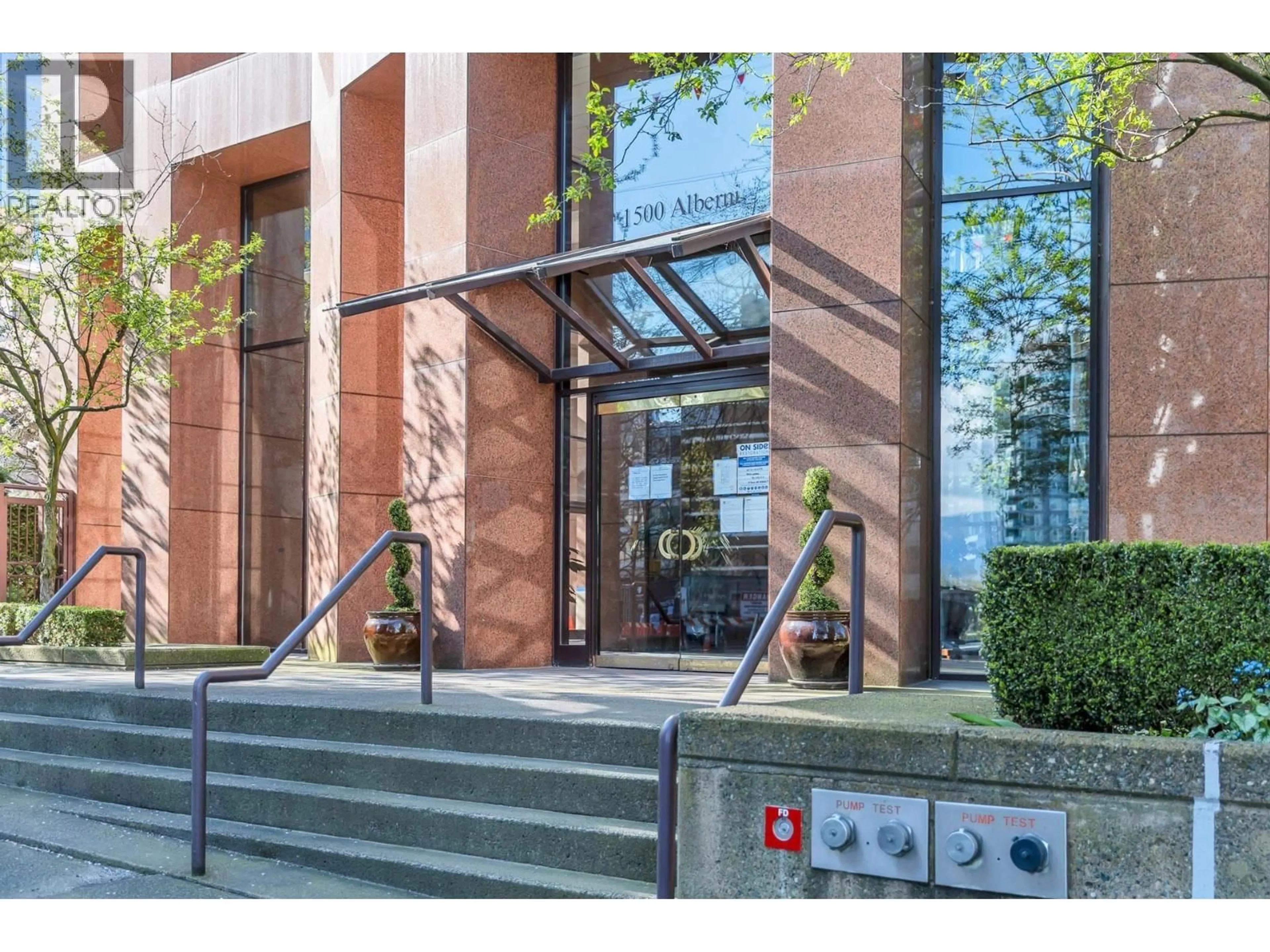 Indoor foyer for 13C - 1500 ALBERNI STREET, Vancouver British Columbia V6G3C9