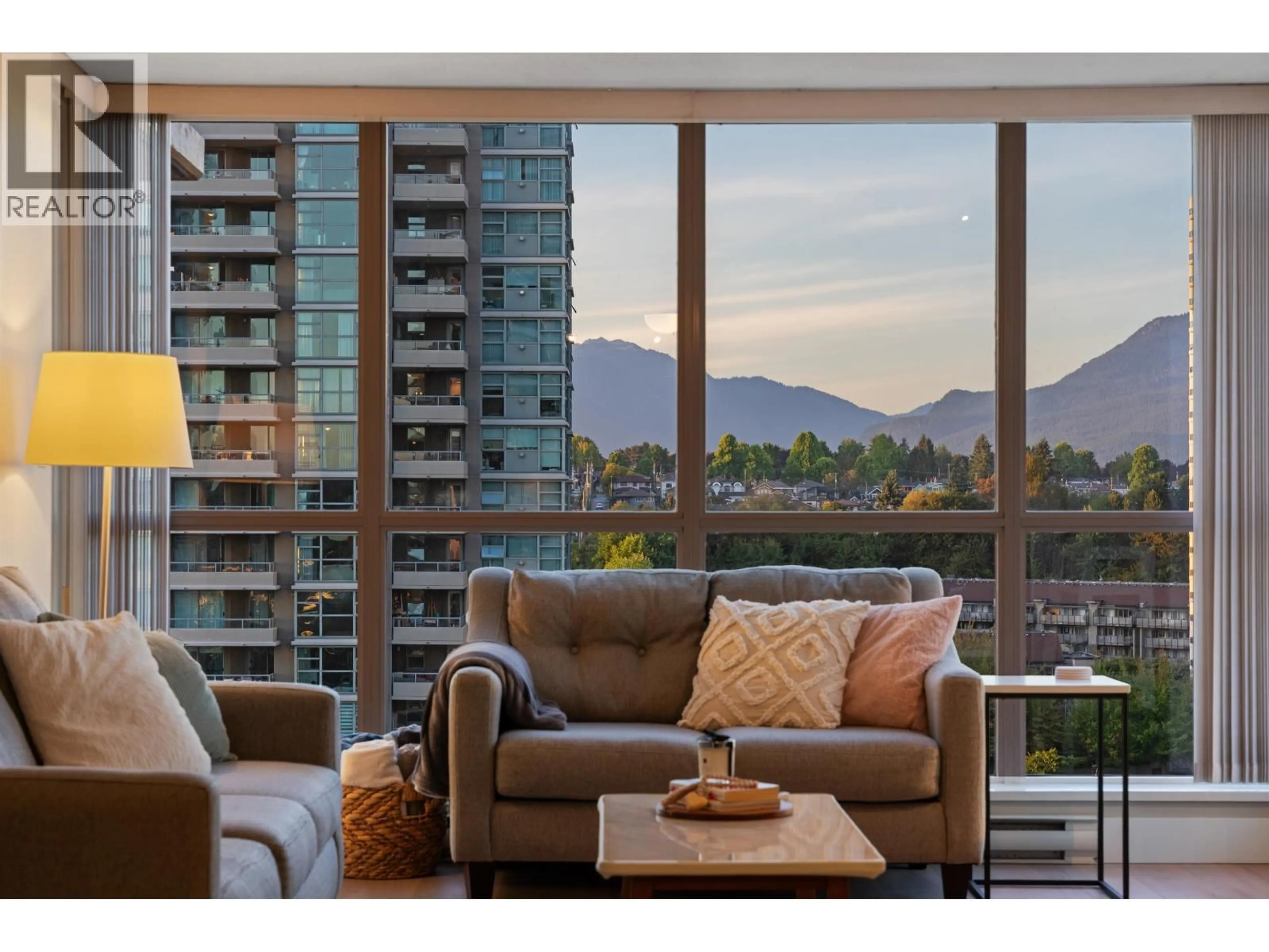 Living room with furniture, wood/laminate floor for 1606 - 2088 MADISON AVENUE, Burnaby British Columbia V5C6T5