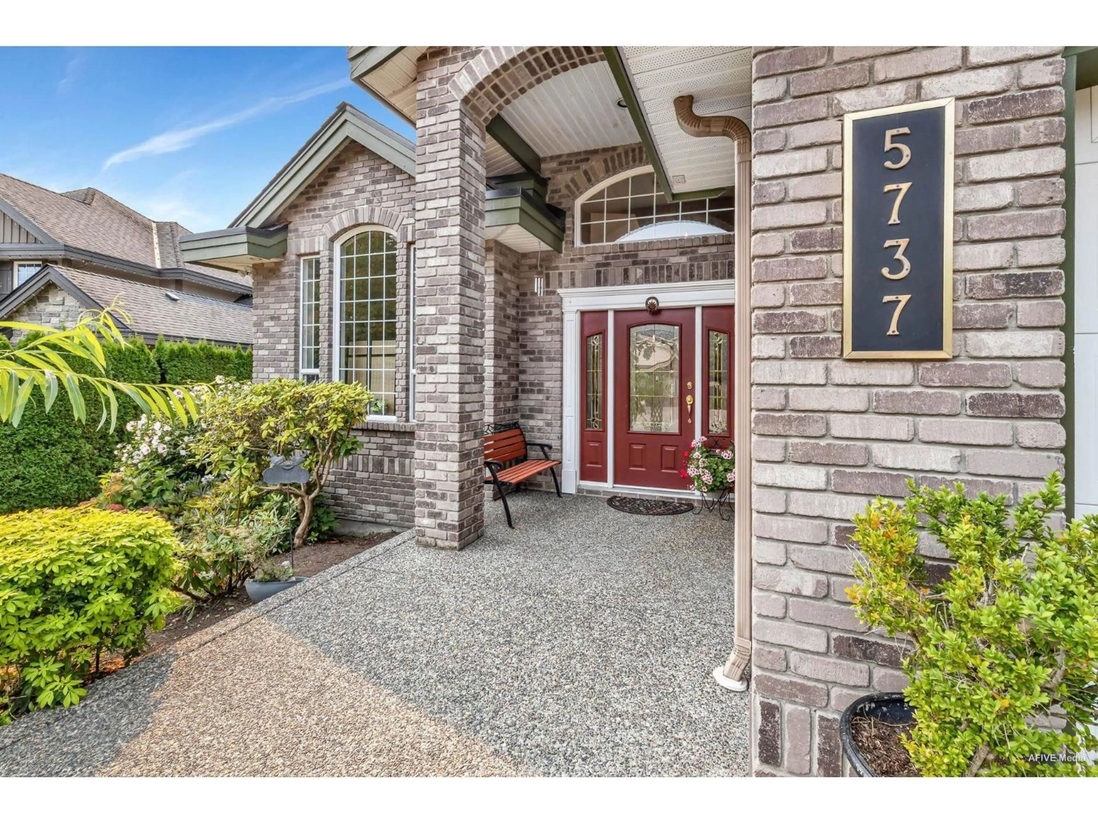 Indoor entryway for 5737 169A, Surrey British Columbia V3S8P3