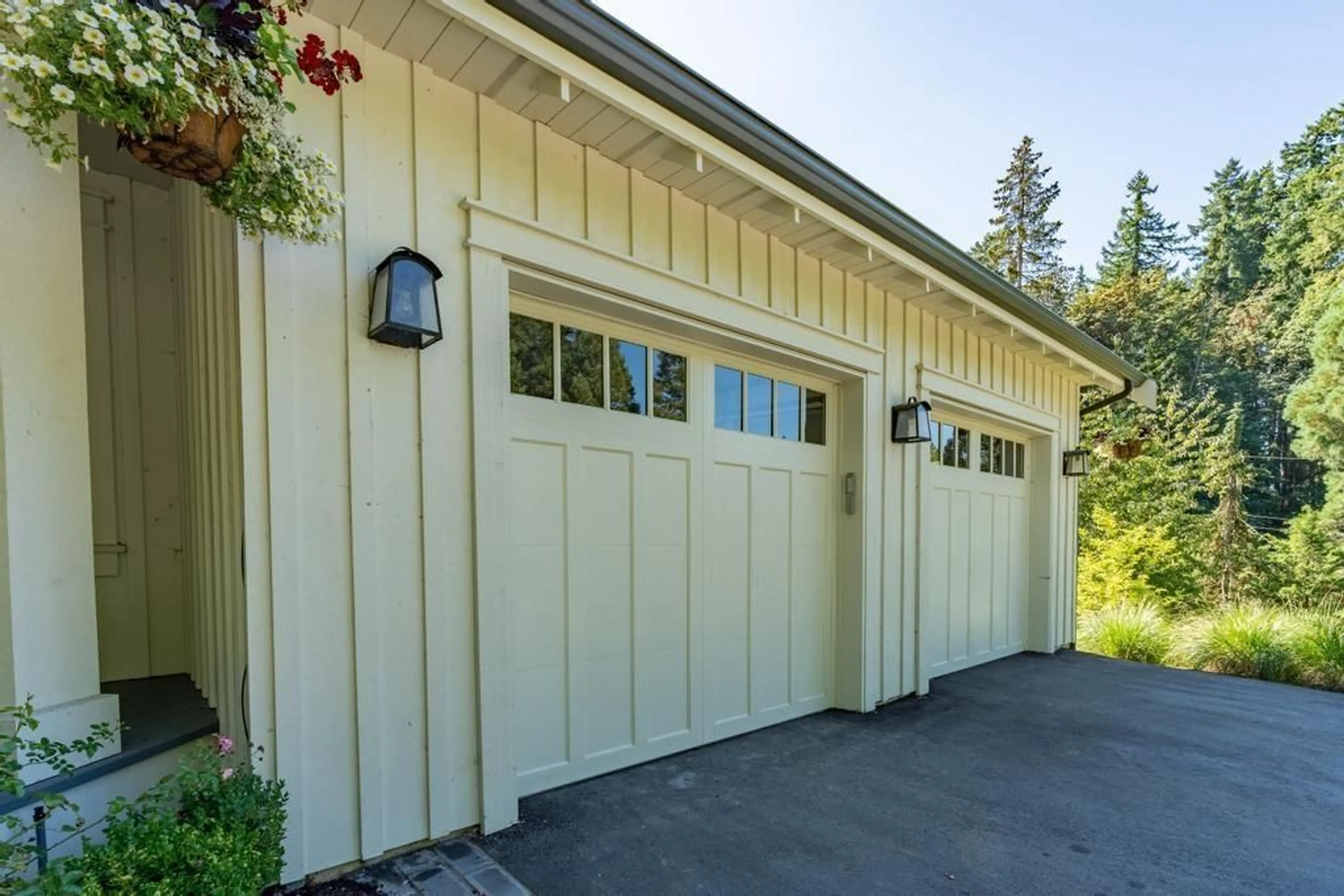 Indoor garage for 9412 222, Langley British Columbia V1M3T7