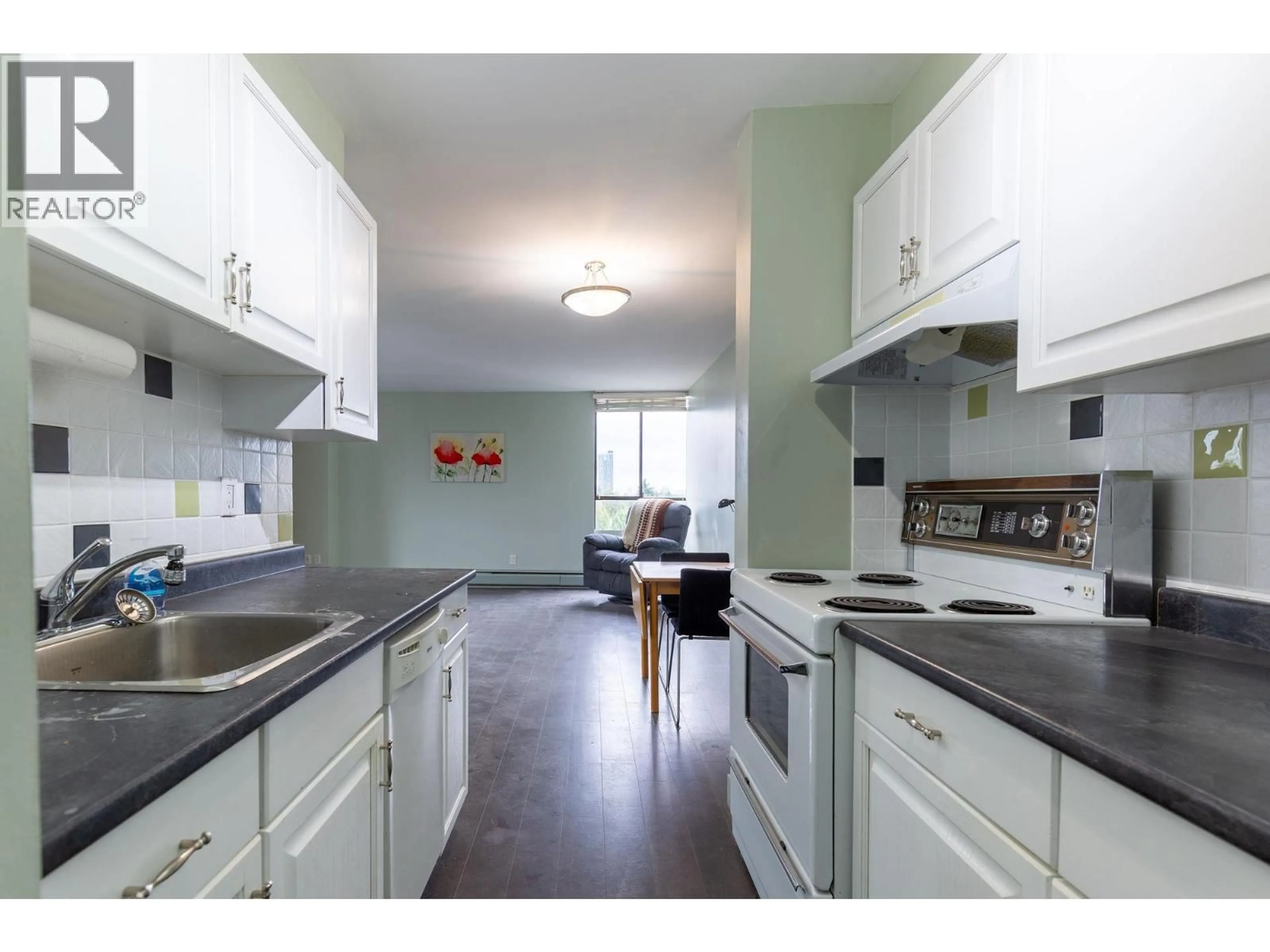 Standard kitchen, unknown for 1103 - 6759 WILLINGDON AVENUE, Burnaby British Columbia V5H3Y9