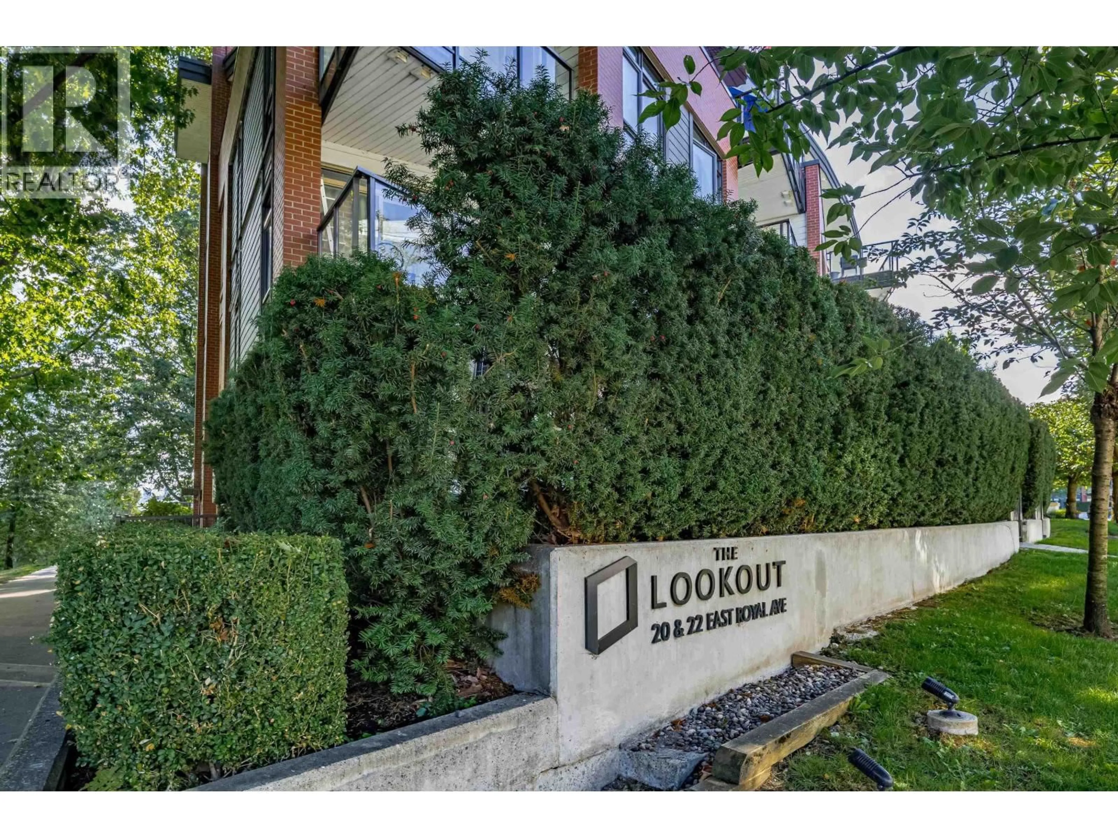 Indoor foyer for 407 - 20 ROYAL AVENUE, New Westminster British Columbia V3L0G9