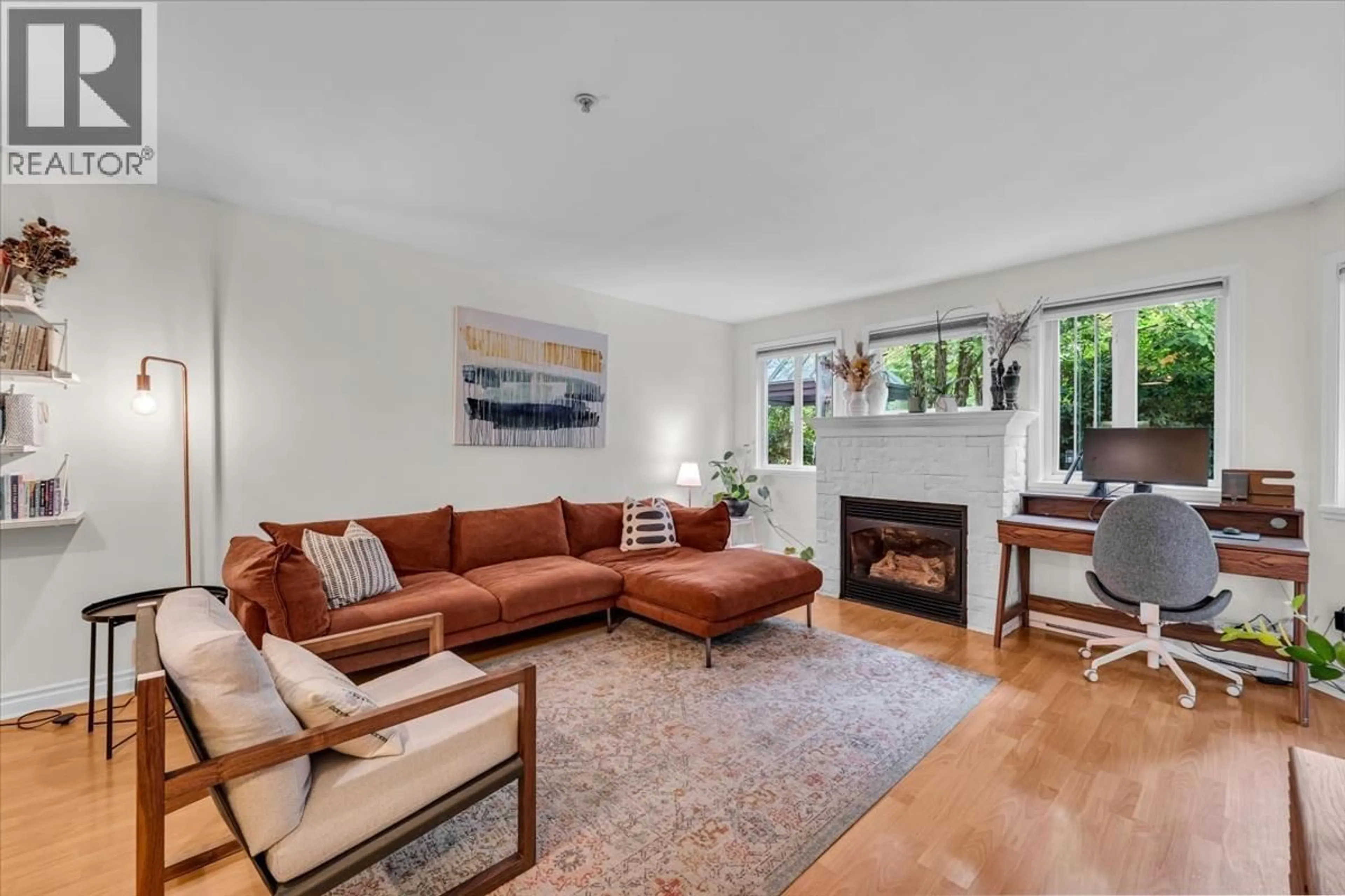 Living room with furniture, unknown for 101 - 7139 18TH AVENUE, Burnaby British Columbia V3N3N4