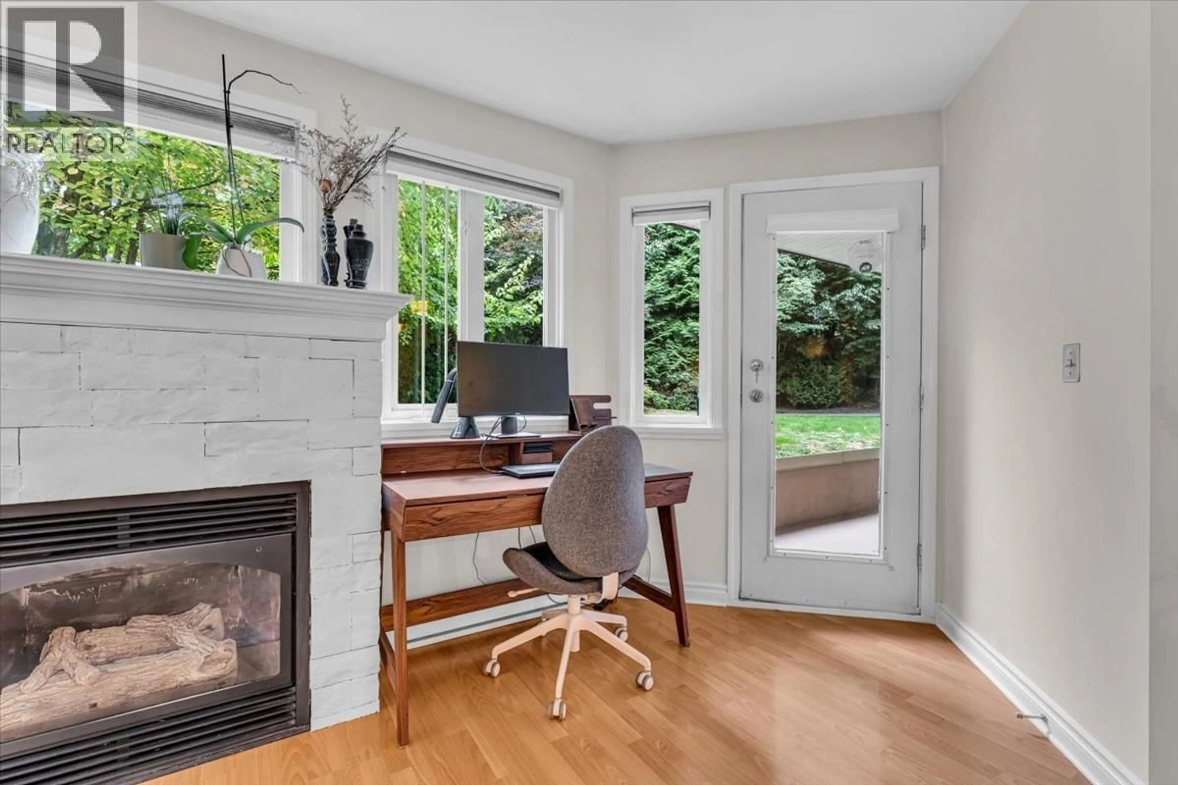 Unknown for 101 - 7139 18TH AVENUE, Burnaby British Columbia V3N3N4