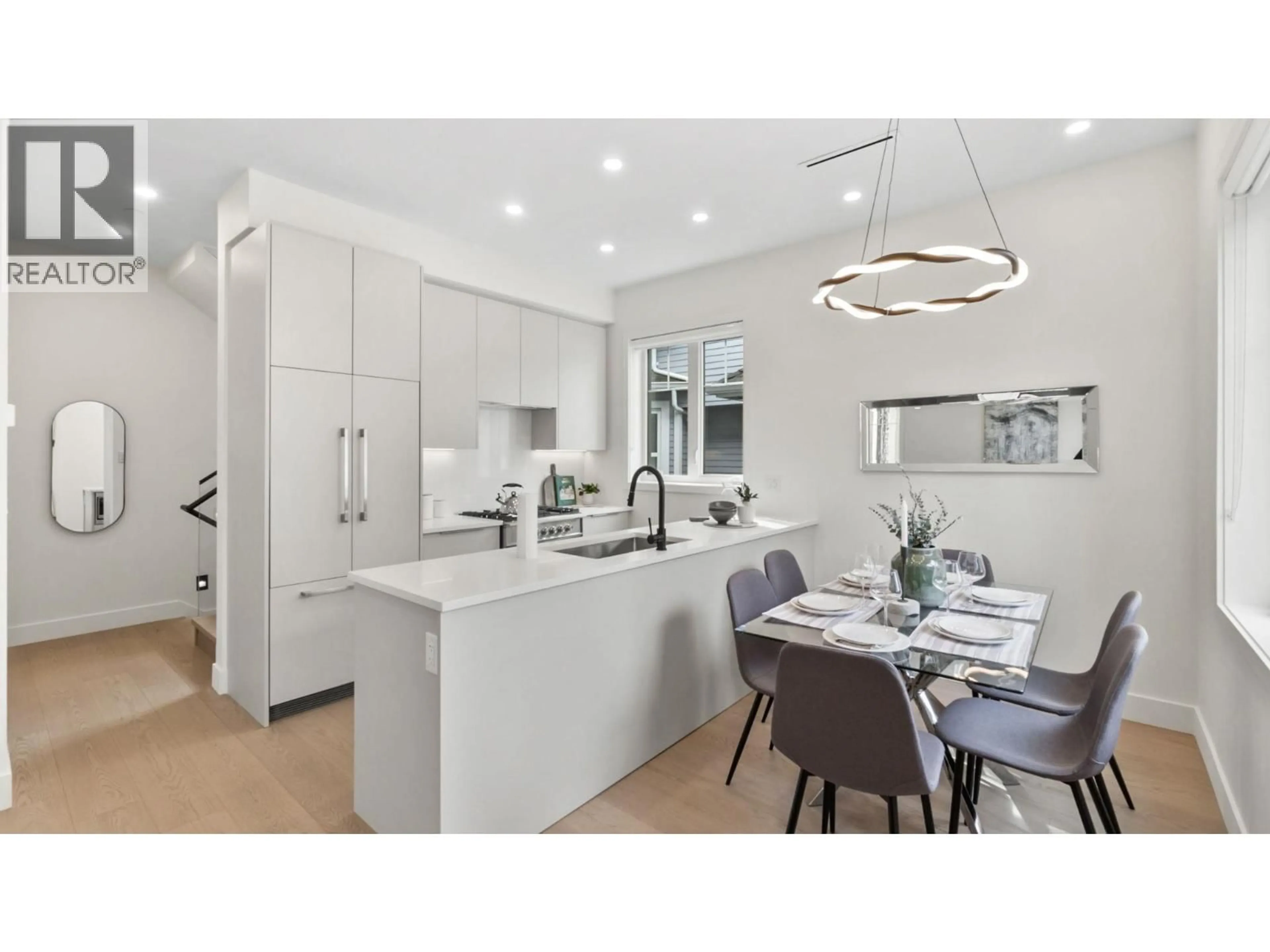 Open concept kitchen, ceramic/tile floor for 525 11TH AVENUE, Vancouver British Columbia V5T2E1