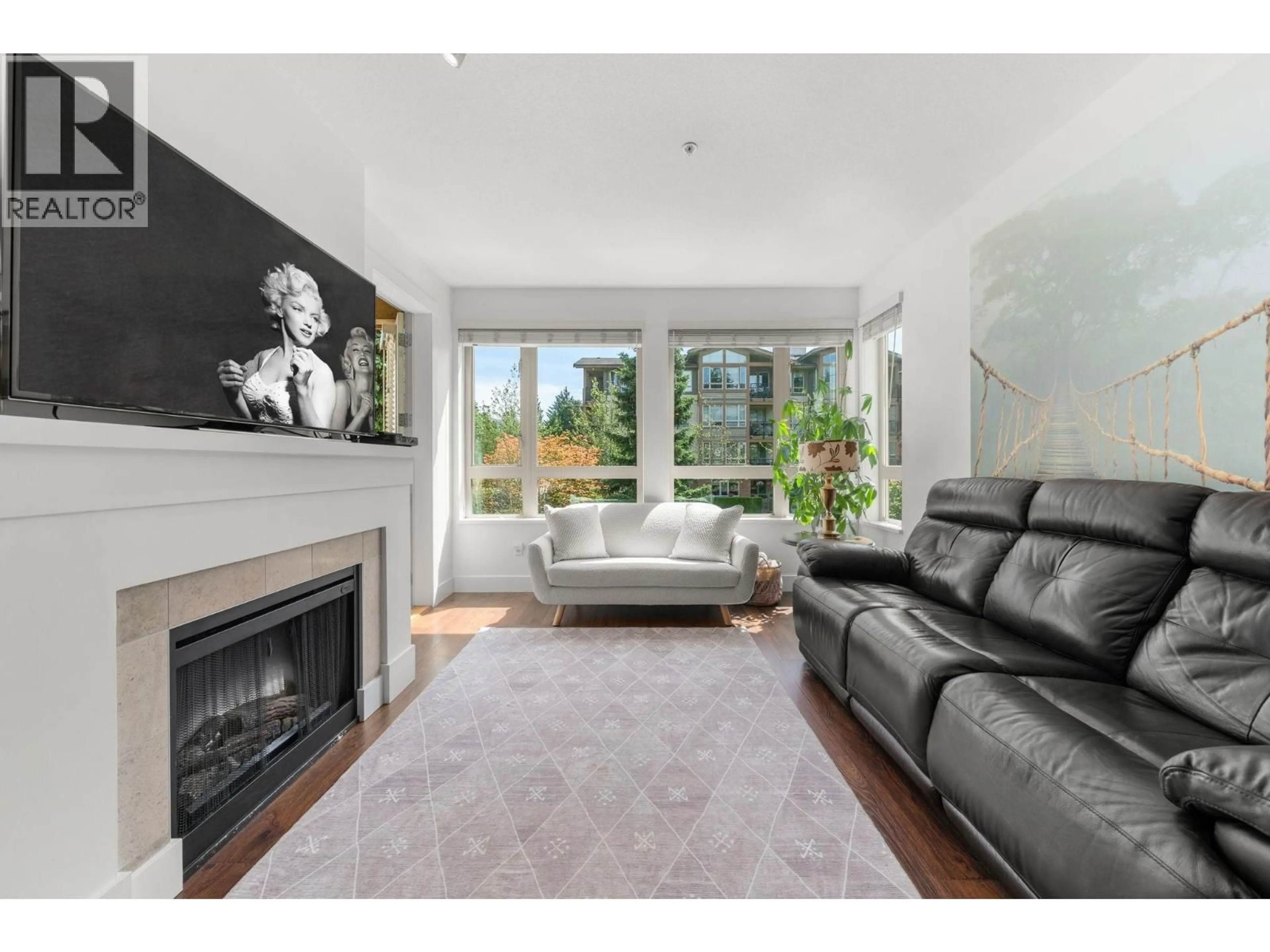 Living room with furniture, unknown for 204 - 1111 27TH STREET, North Vancouver British Columbia V7J1S3