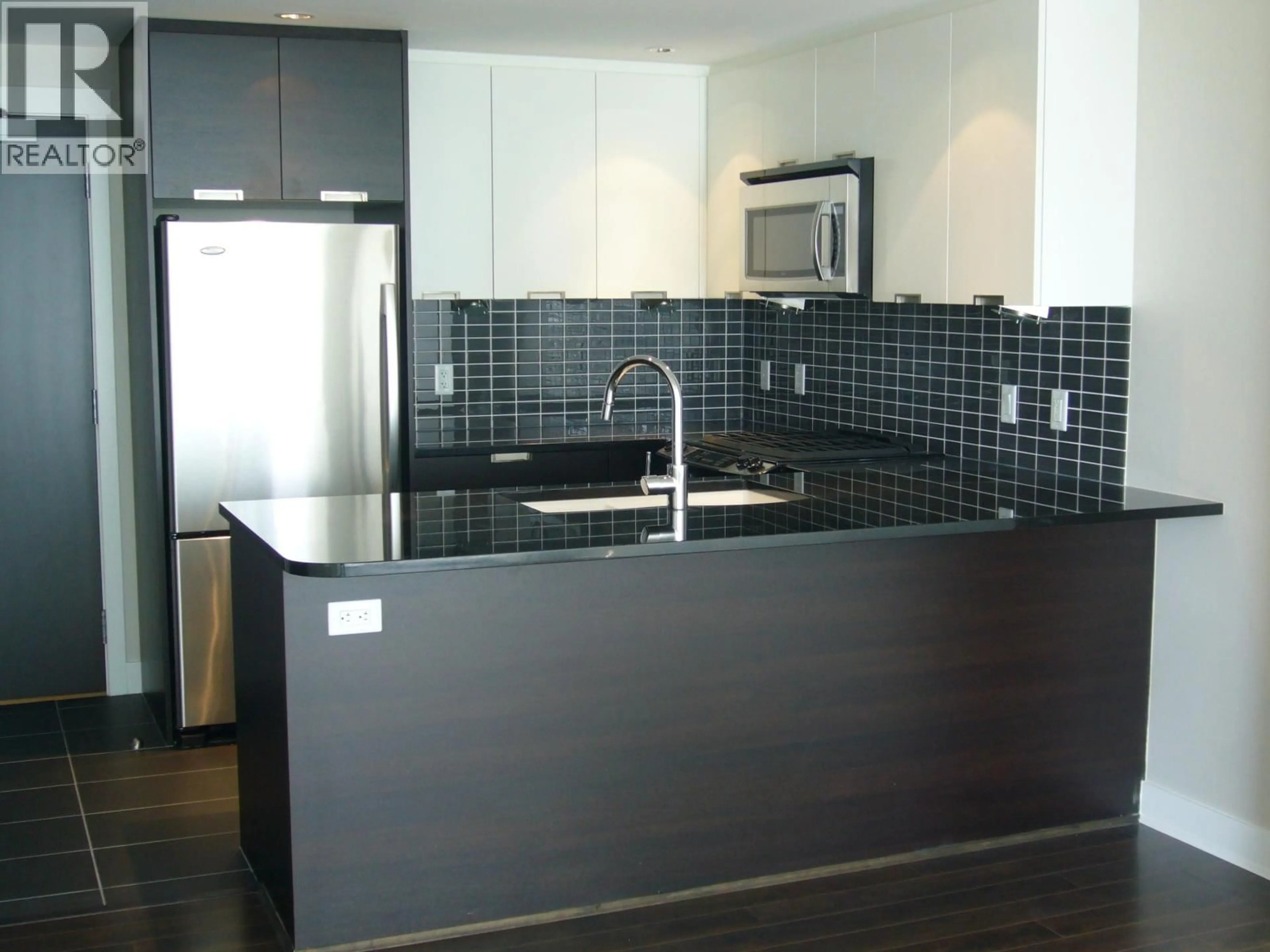 Standard kitchen, unknown for 2506 - 2968 GLEN DRIVE, Coquitlam British Columbia V3B0C4