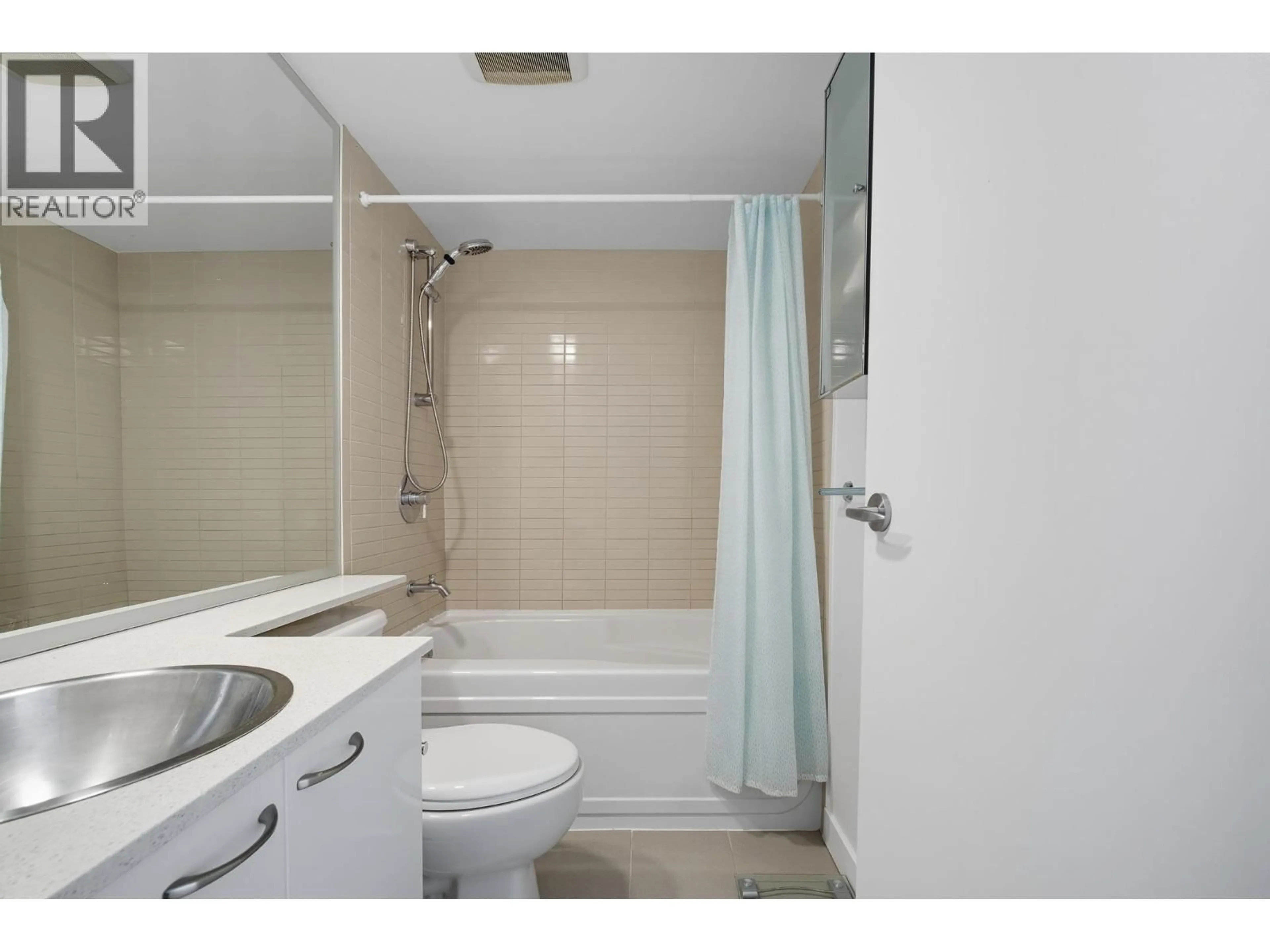 Standard bathroom, ceramic/tile floor for 3008 - 111 GEORGIA STREET, Vancouver British Columbia V6B1T8